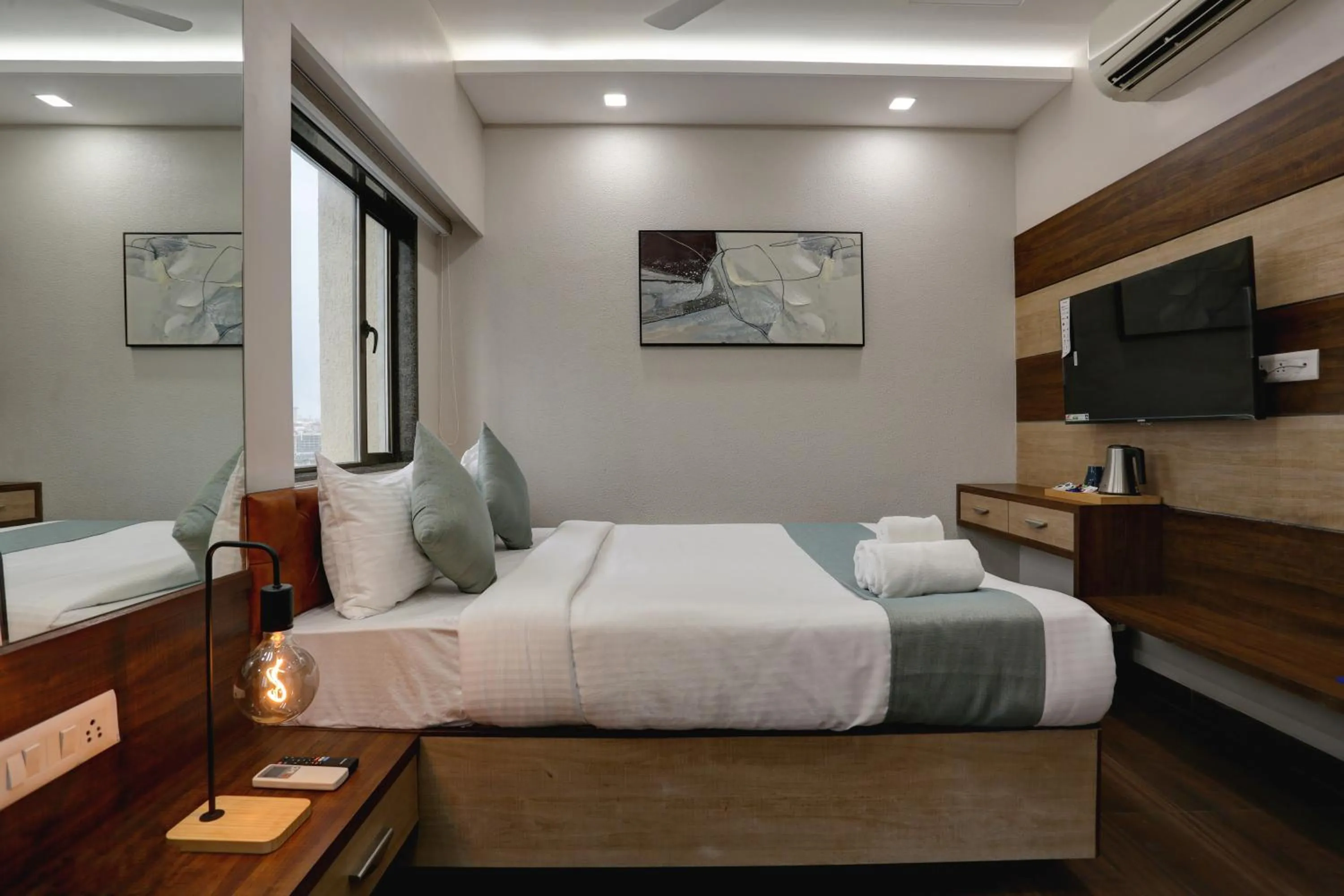 Bed in Hotel Ozone Inn Colaba