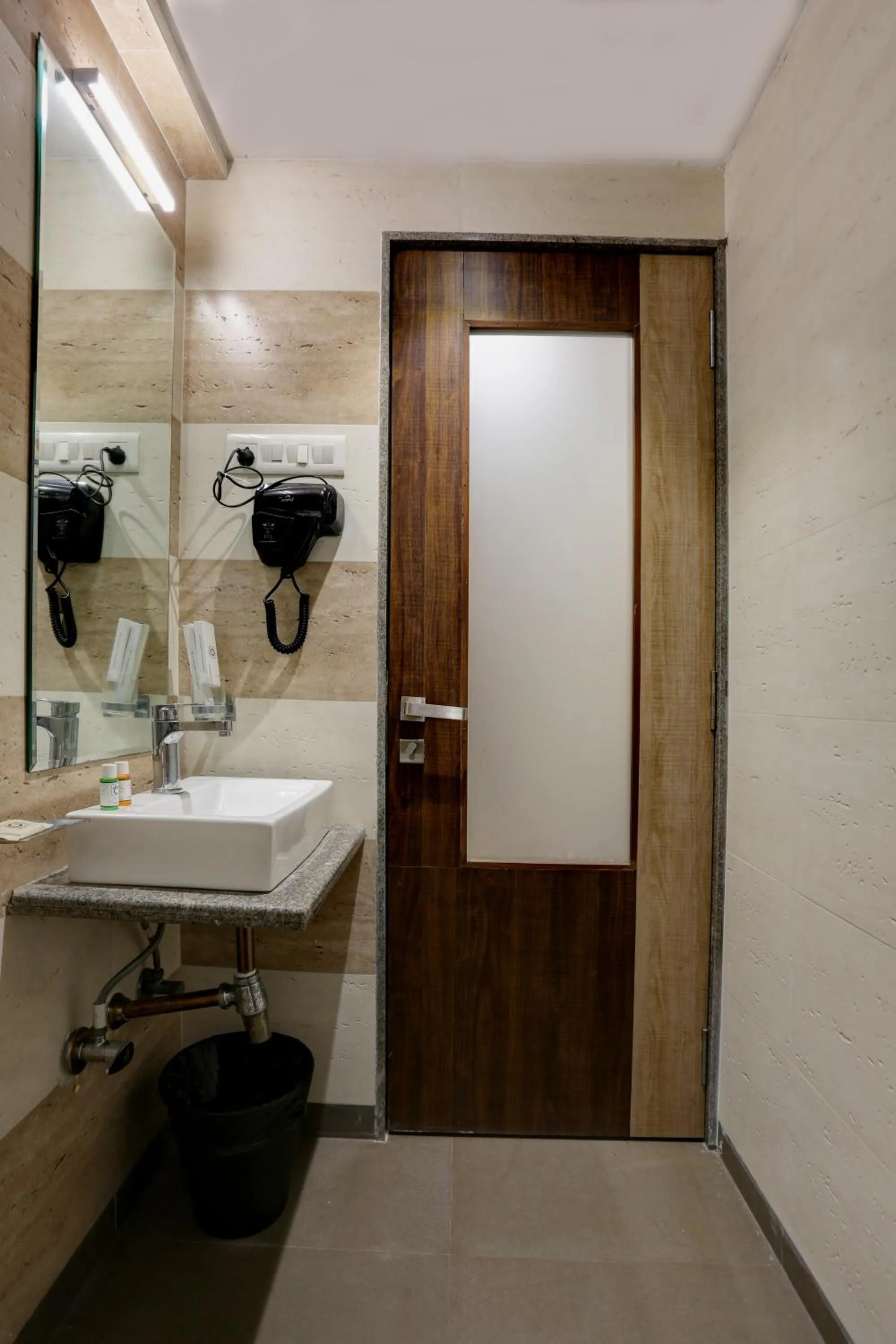Bathroom in Hotel Ozone Inn Colaba
