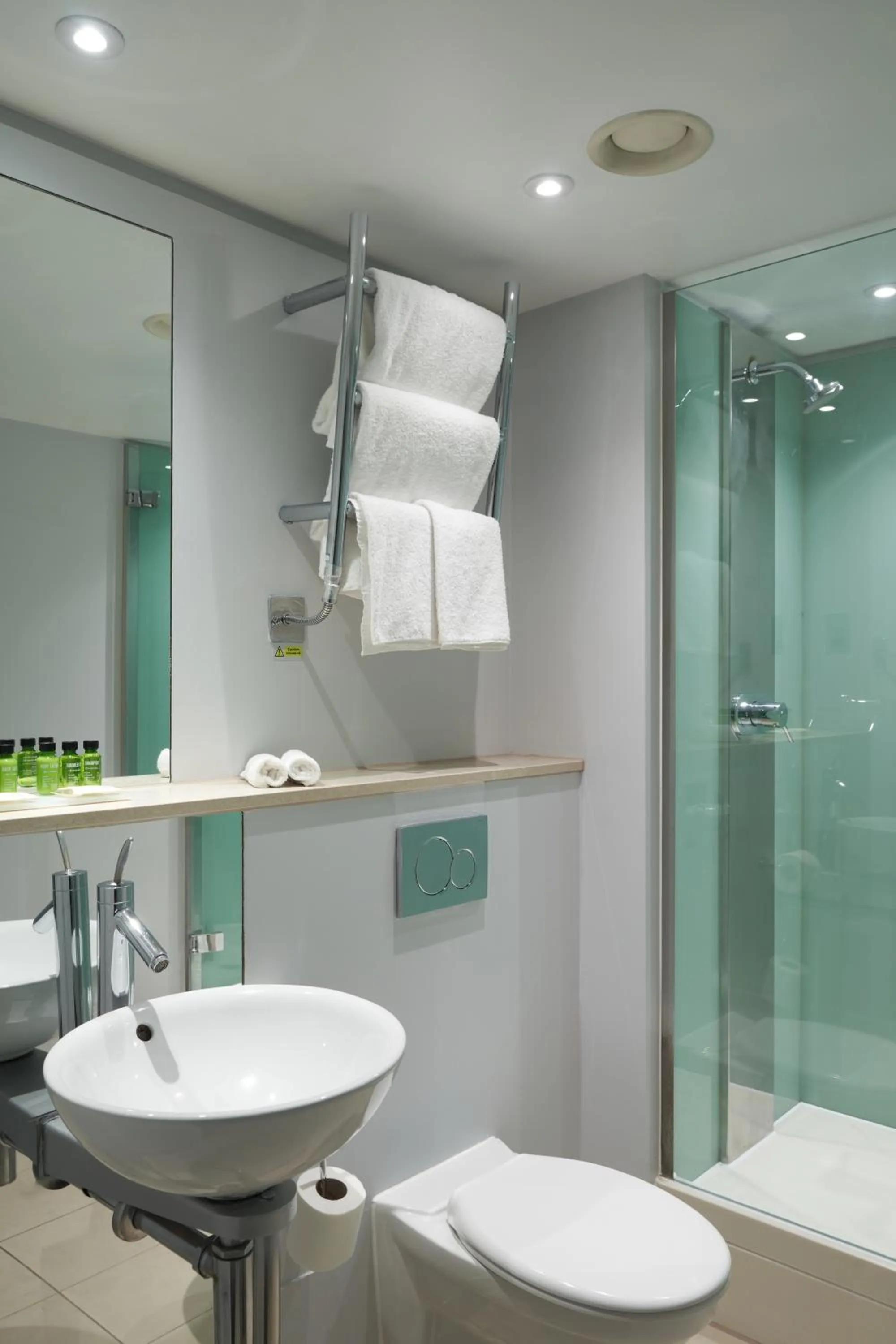 Bathroom in Thistle London Park Lane