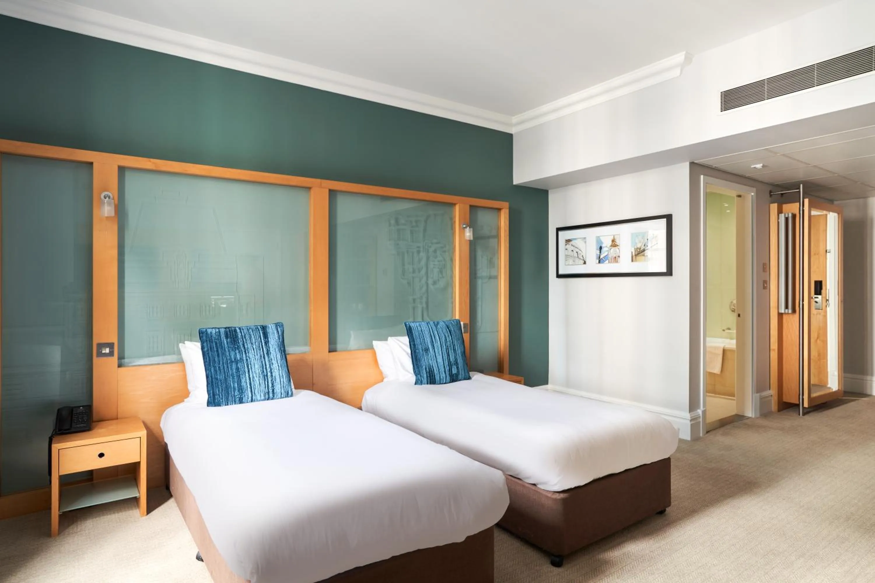 Bedroom, Bed in Thistle London Park Lane