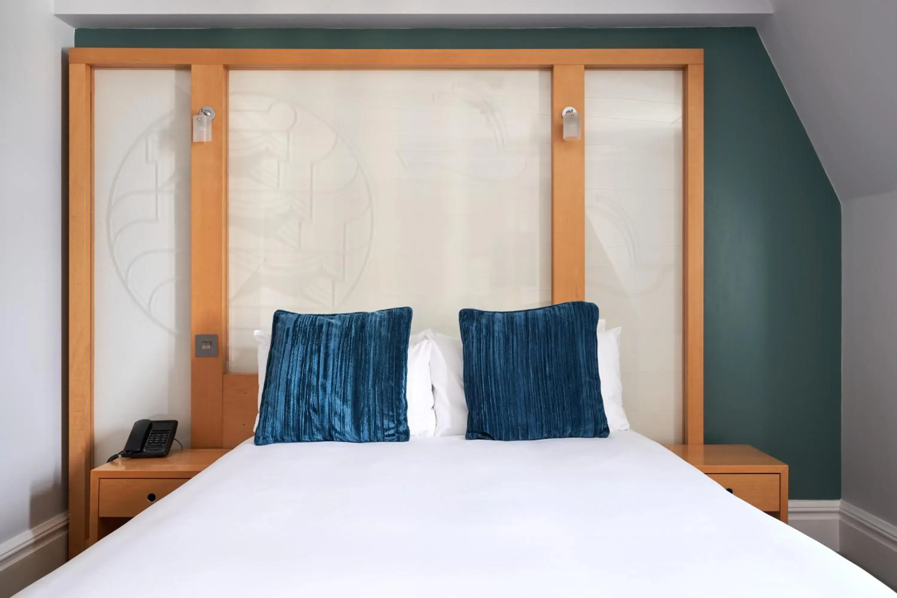 Standard Double Room in Thistle London Park Lane Standard Double Room in Thistle London Park Lane