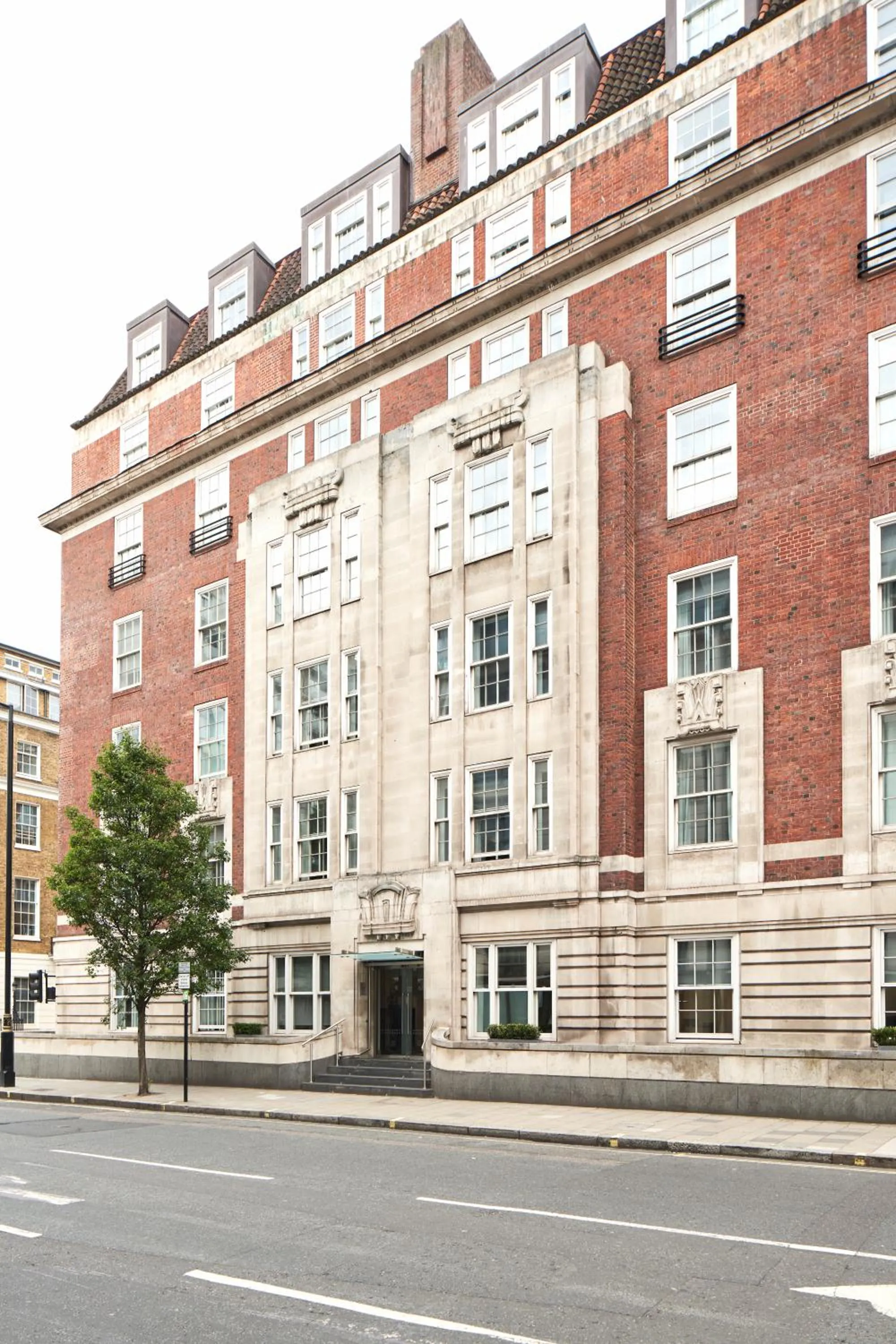 Property building in Thistle London Park Lane