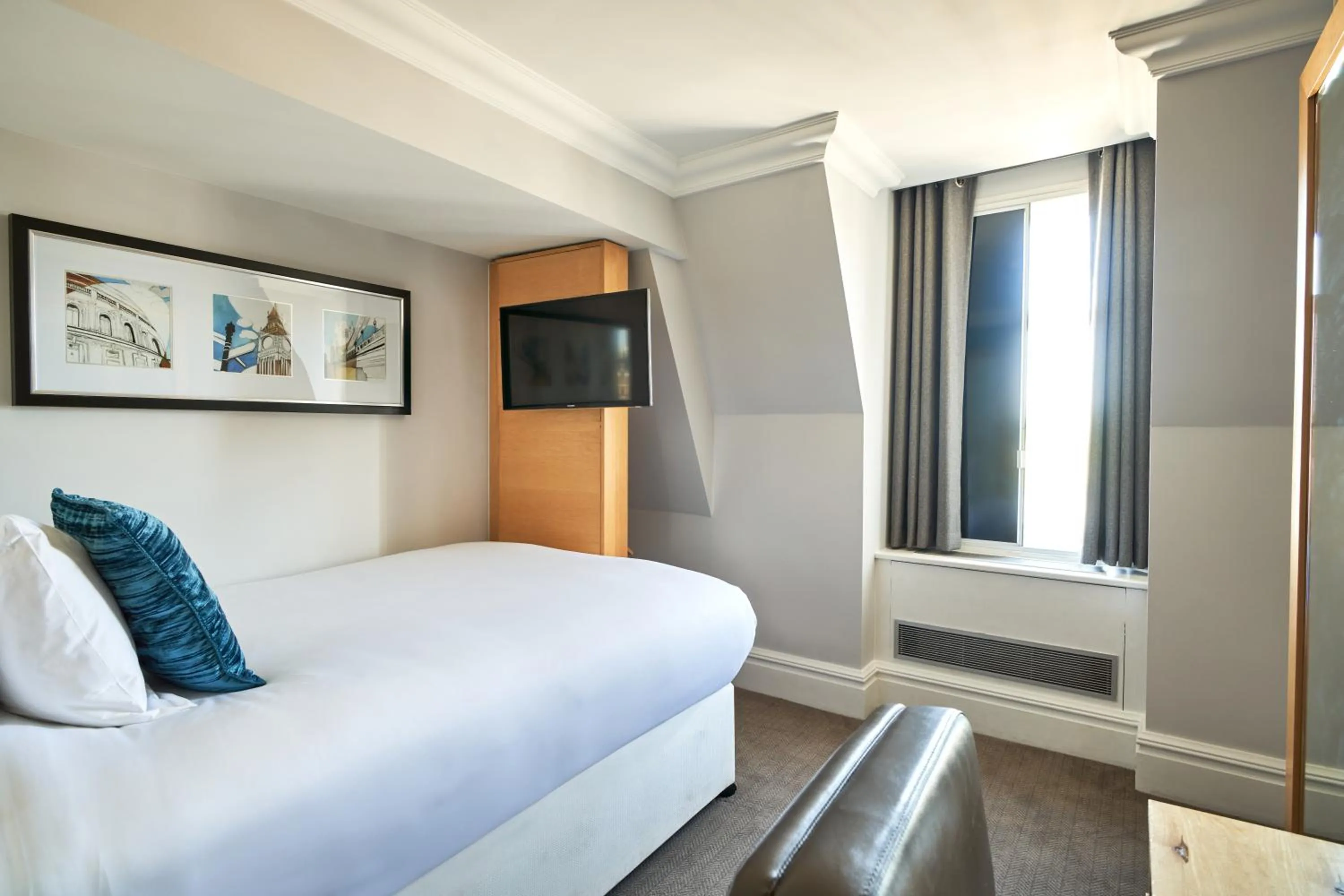 Bedroom, Bed in Thistle London Park Lane