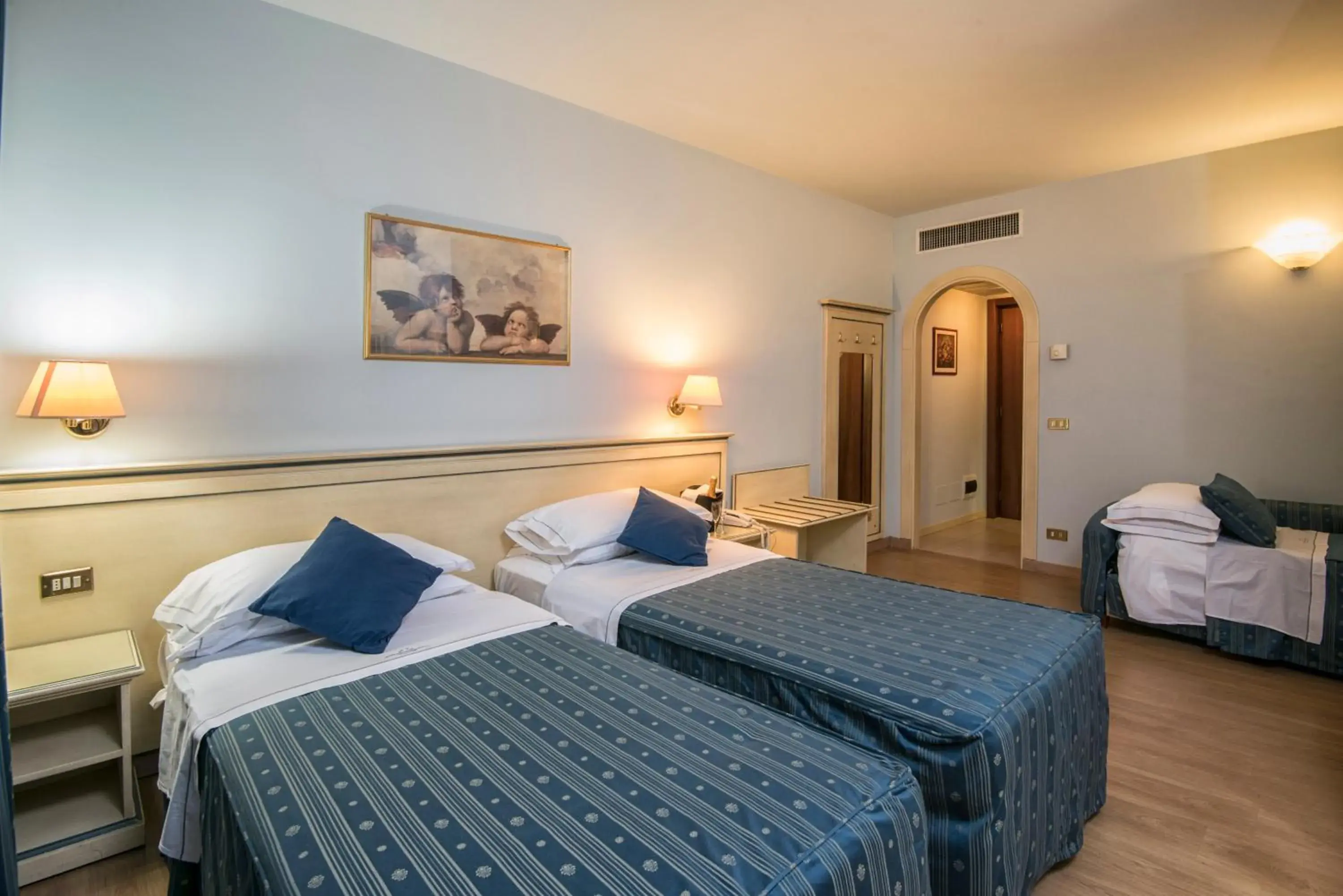 Triple Room in Marchi Hotel Triple Room in Marchi Hotel