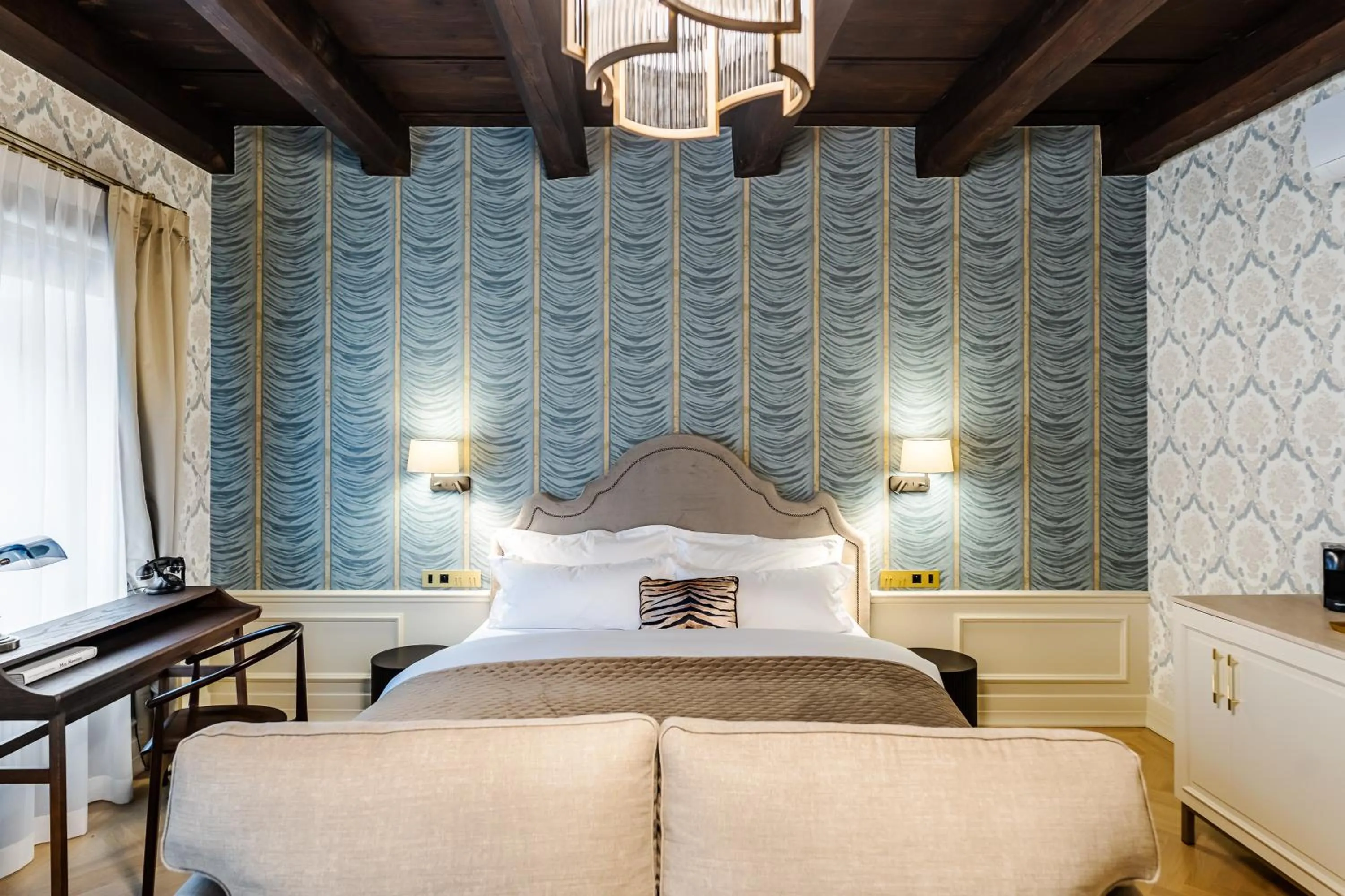 Bedroom, Bed in Hotel Unicus Palace Old Town - Destigo Hotels