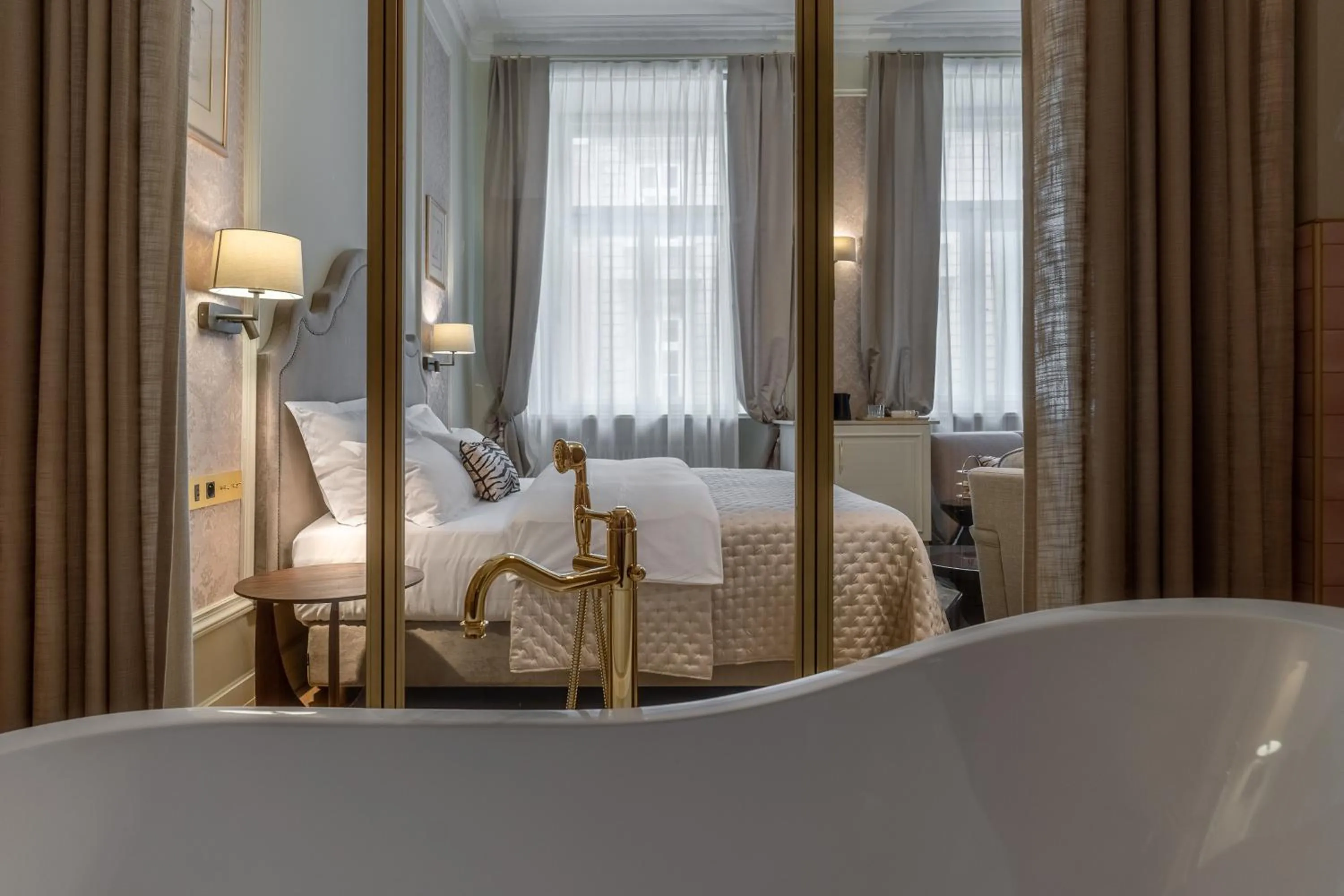 Bed in Hotel Unicus Palace Old Town - Destigo Hotels