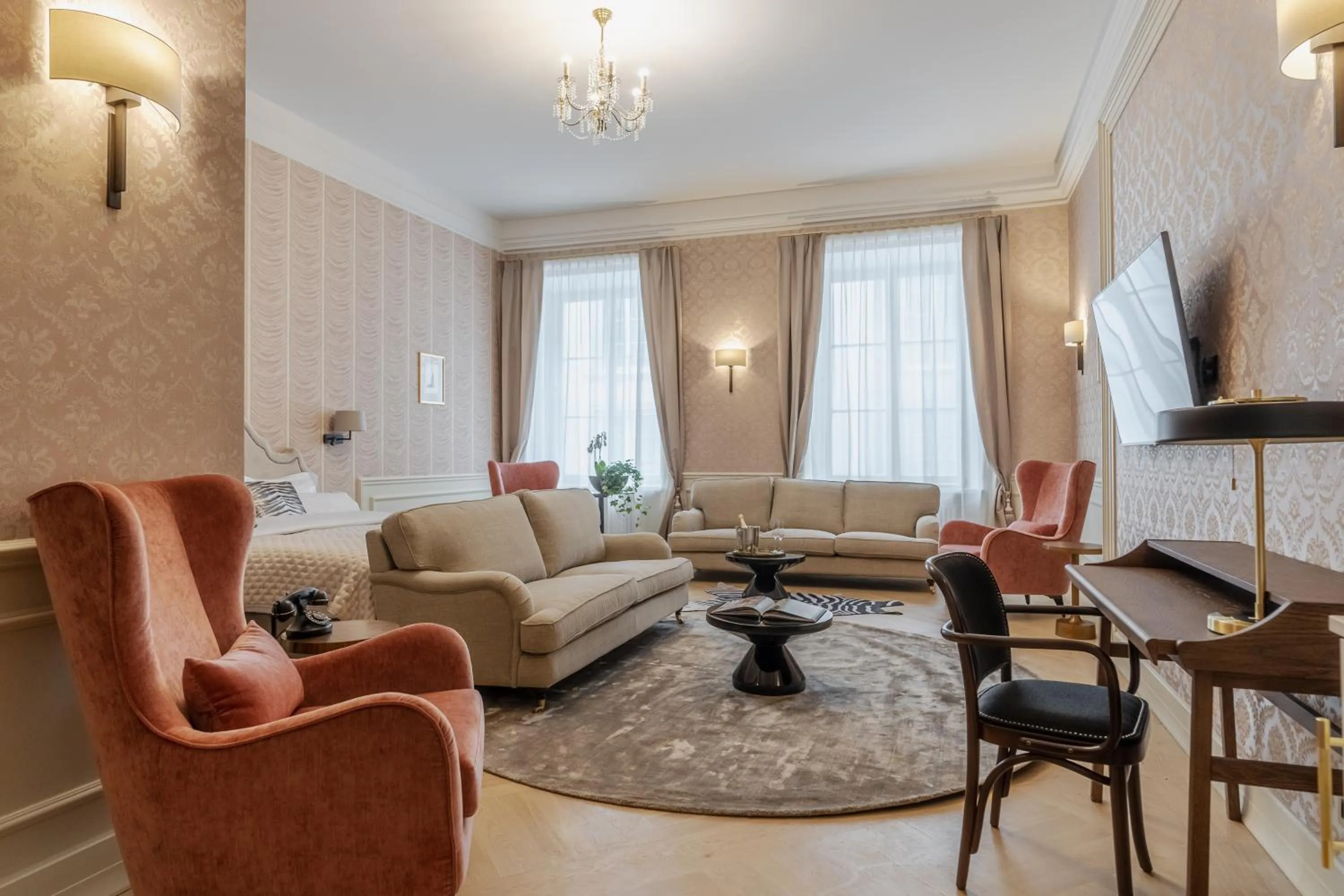 Bed in Hotel Unicus Palace Old Town - Destigo Hotels