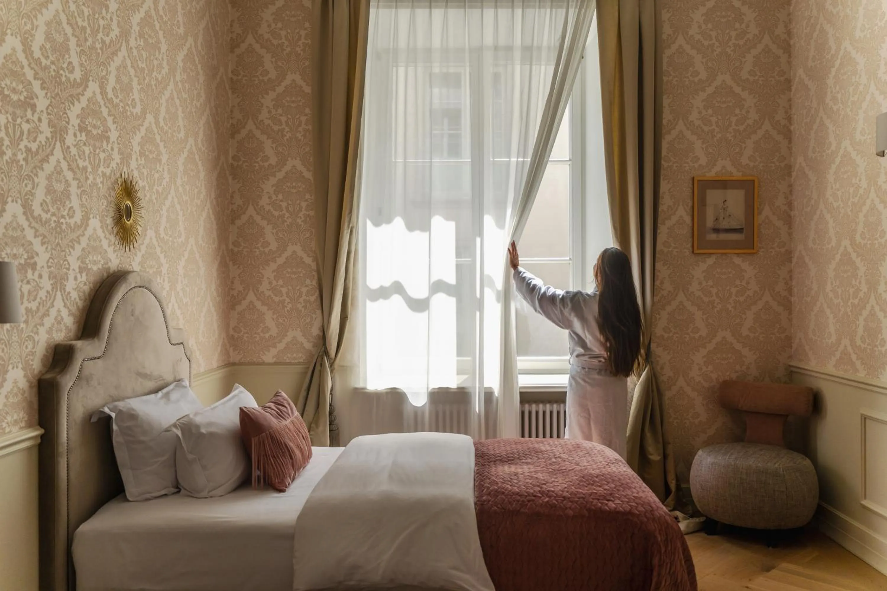 Bed in Hotel Unicus Palace Old Town - Destigo Hotels