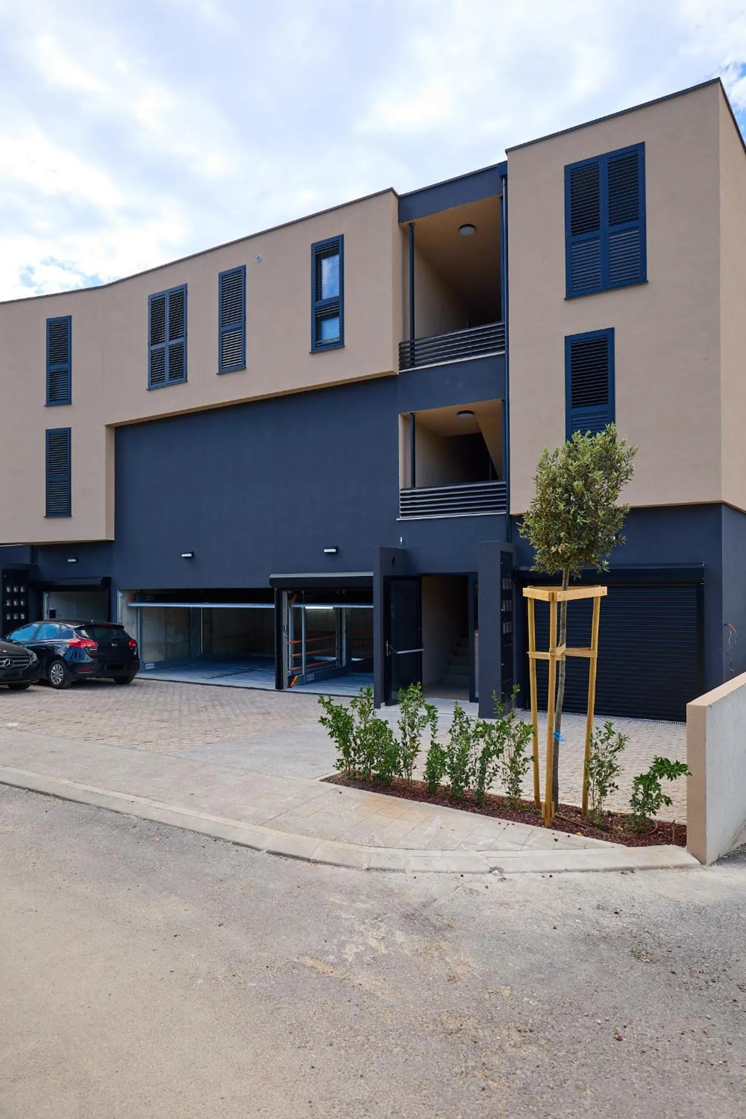 Property building in Hedera Estate Hedera Studio 1