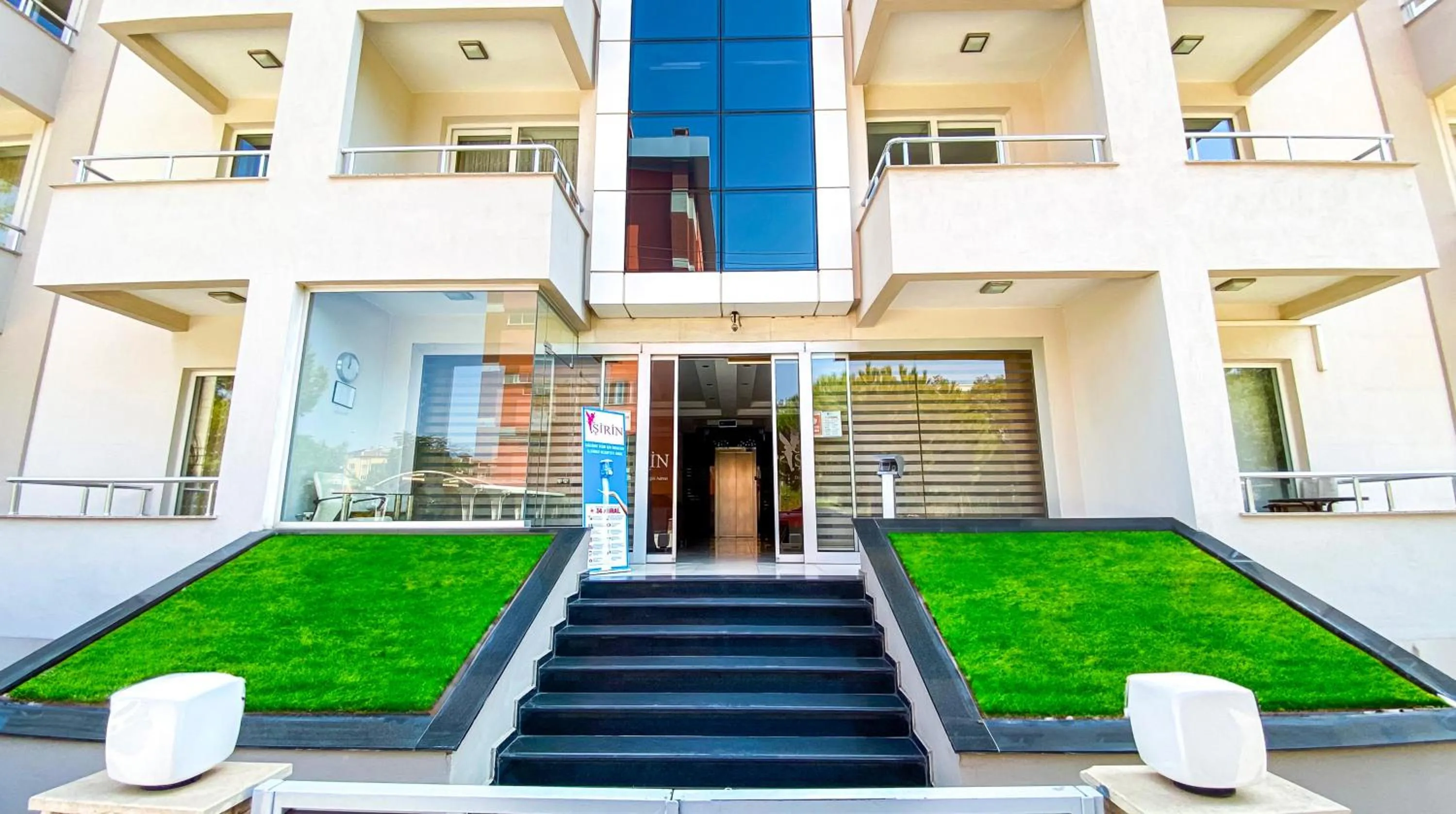 Facade/entrance in Sirin Residence