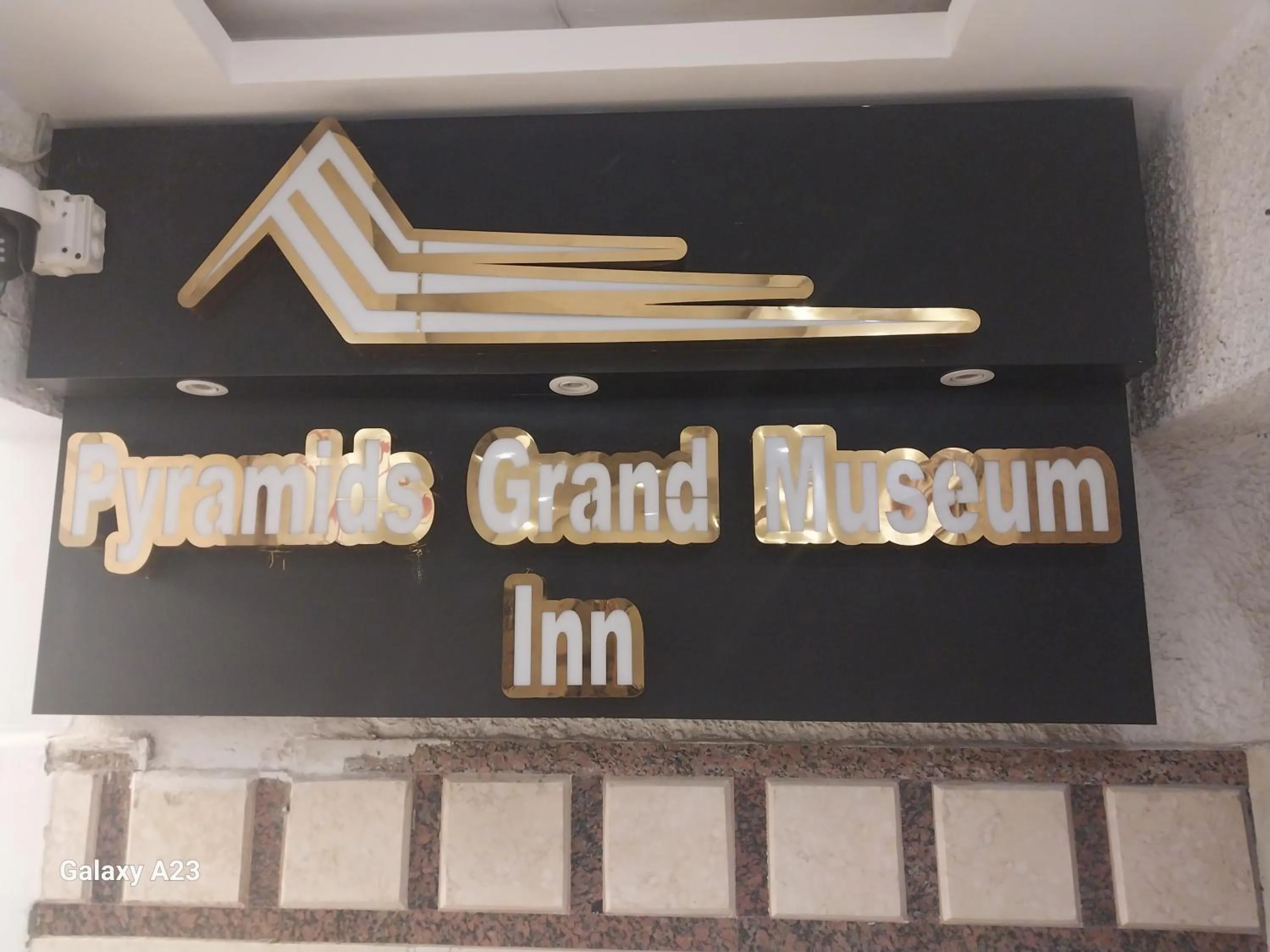 pyramids grand museum inn
