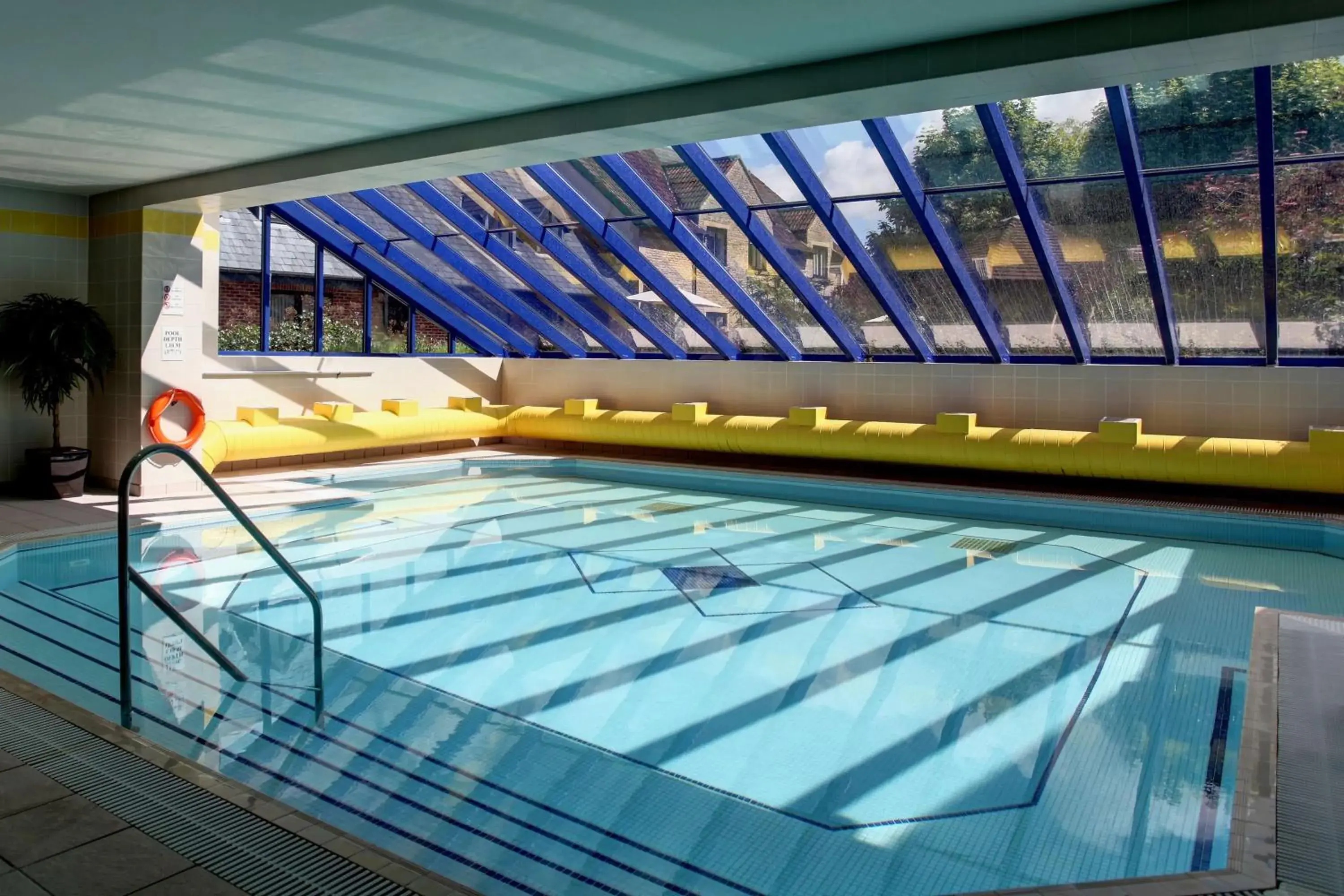 Pool view in Best Western Plus Angel Hotel Pool view in Best Western Plus Angel Hotel