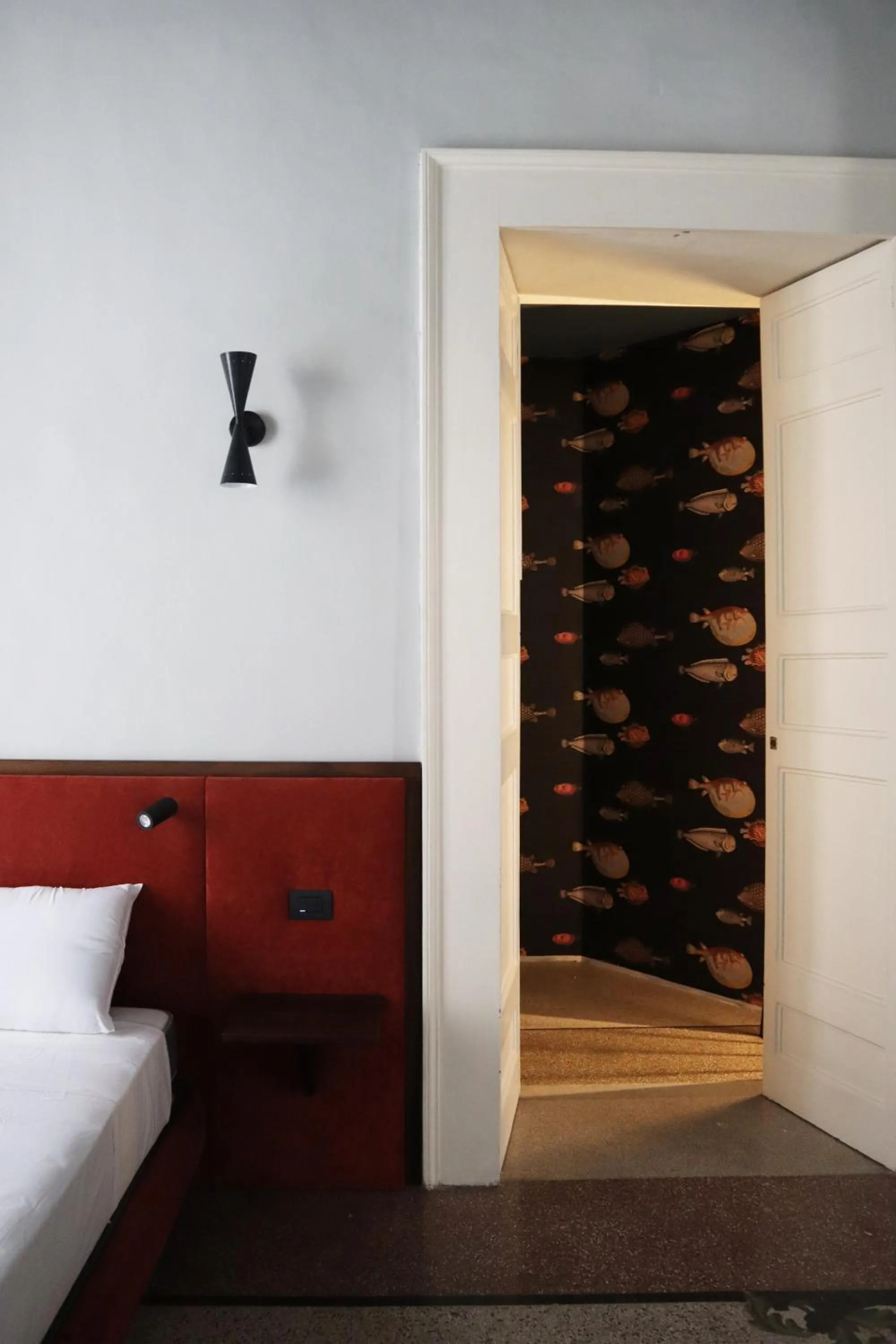 Photo of the whole room, Bed in Roiss Haus Suites