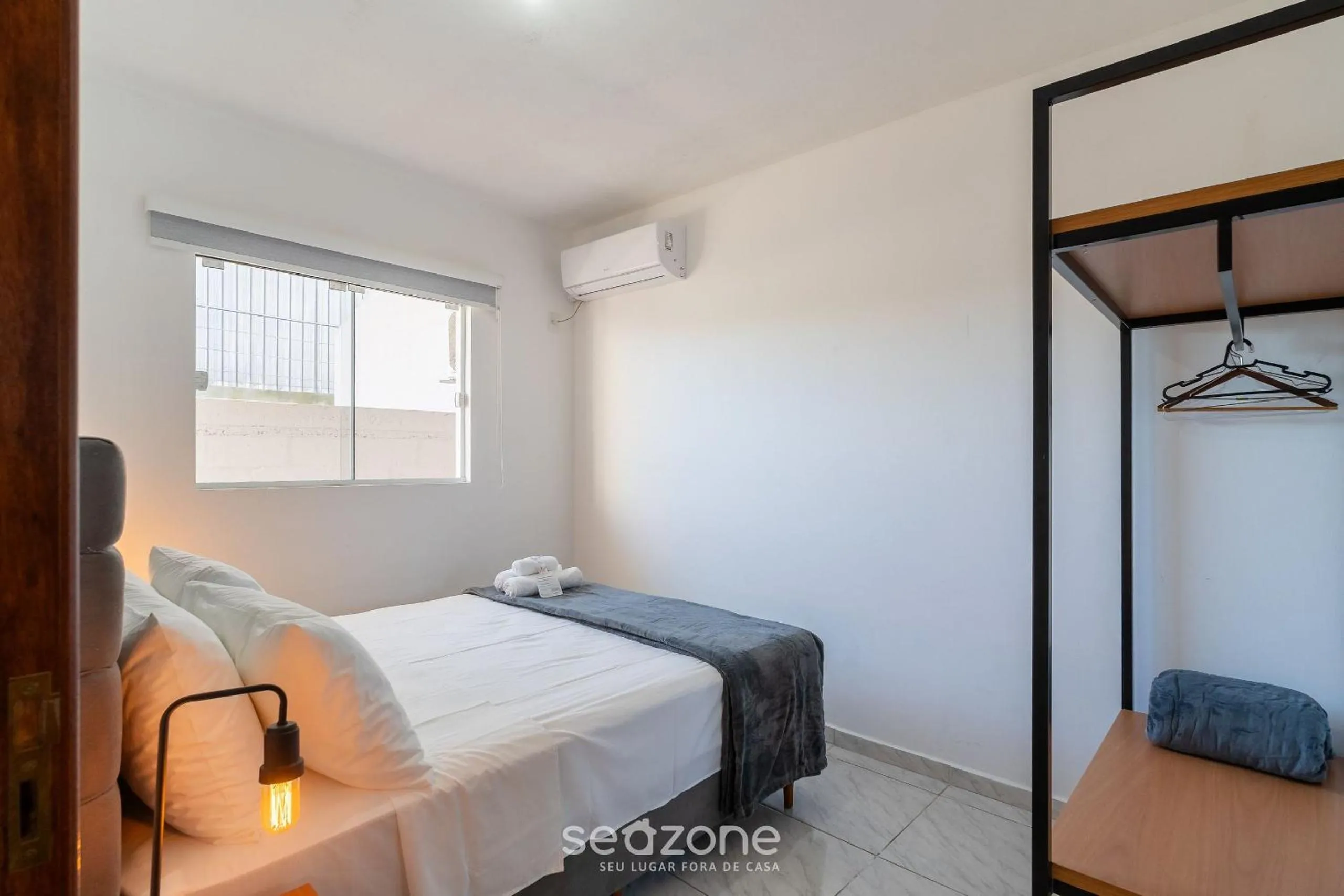 Bedroom, Bed in Apartamentos em Jurerê - JMA