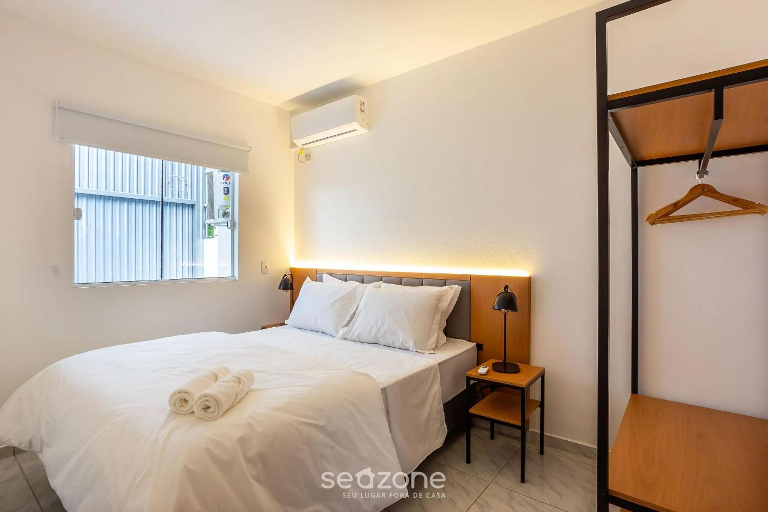 Bedroom, Bed in Apartamentos em Jurerê - JMA