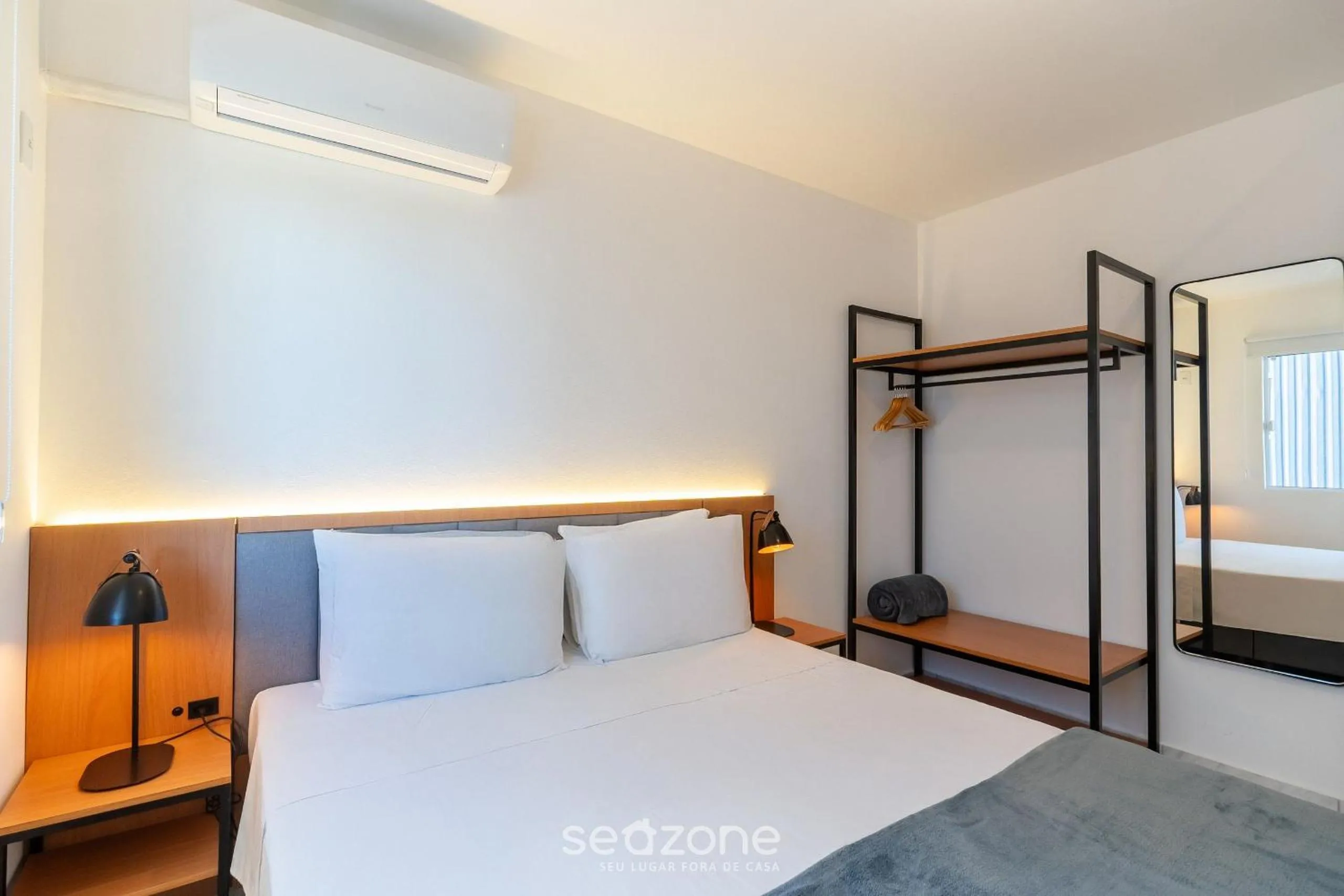 Bedroom, Bed in Apartamentos em Jurerê - JMA