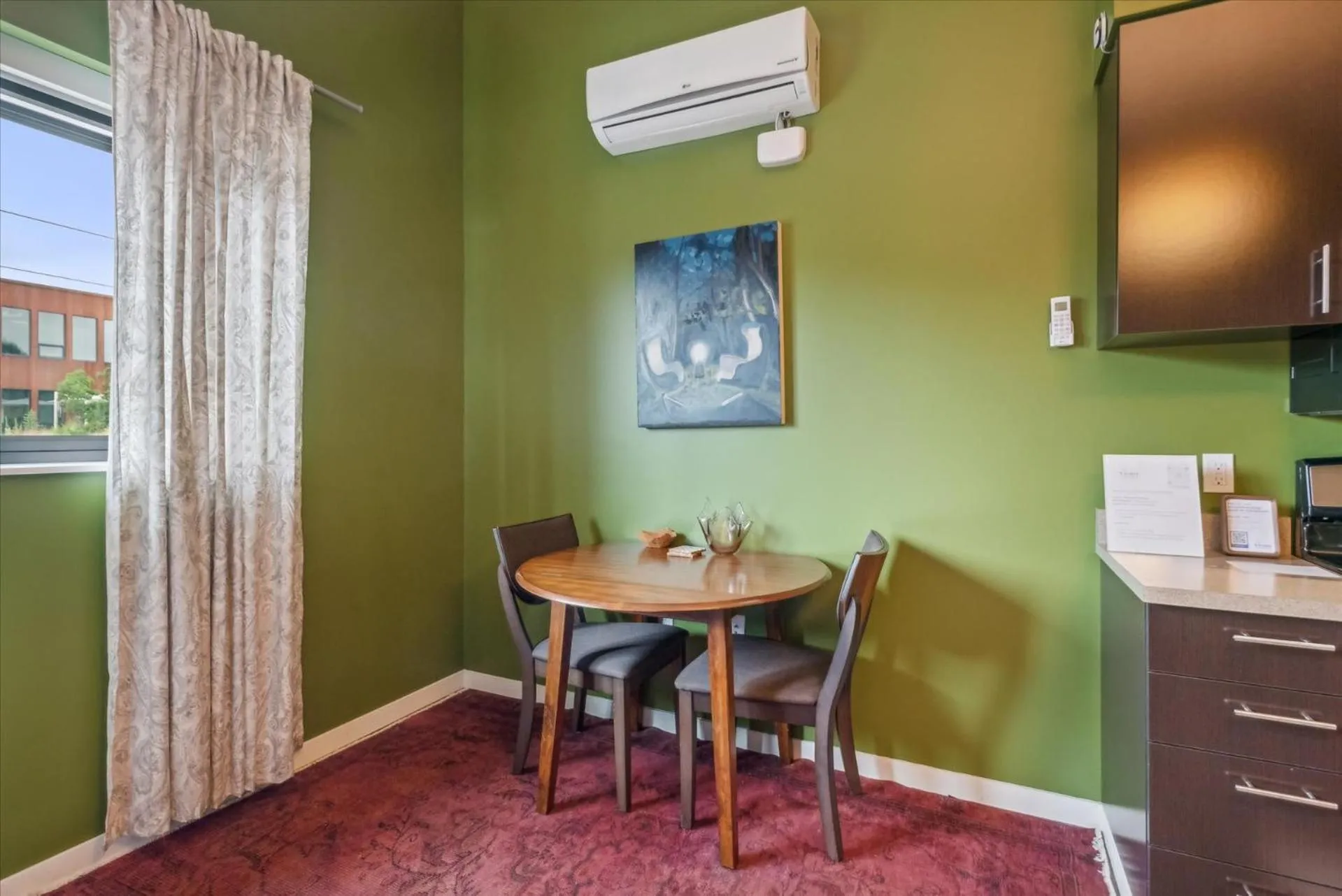 VioletSuitesPDX Boutique Hotel