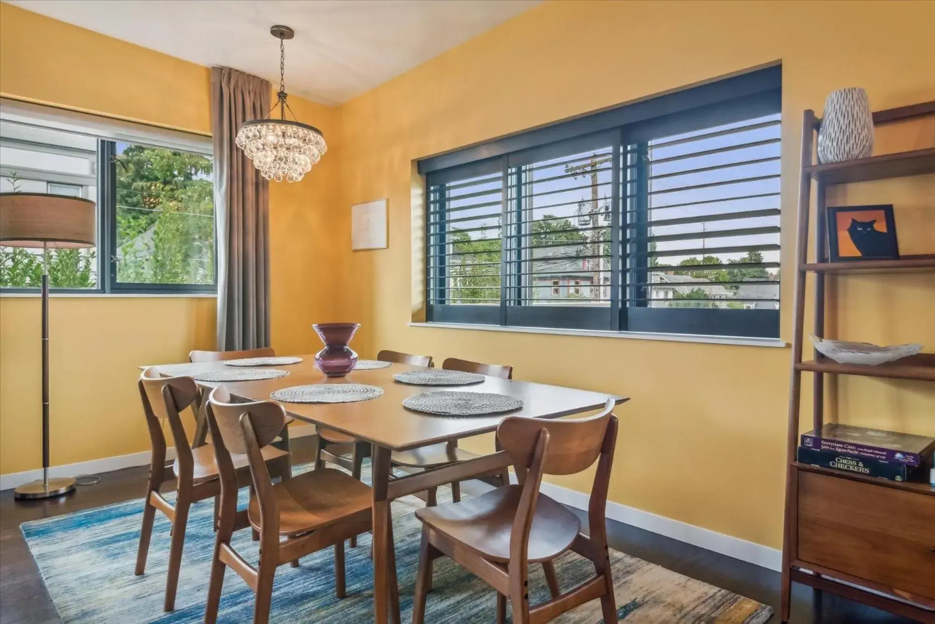 Deluxe Apartment in VioletSuitesPDX Boutique Hotel Deluxe Apartment in VioletSuitesPDX Boutique Hotel