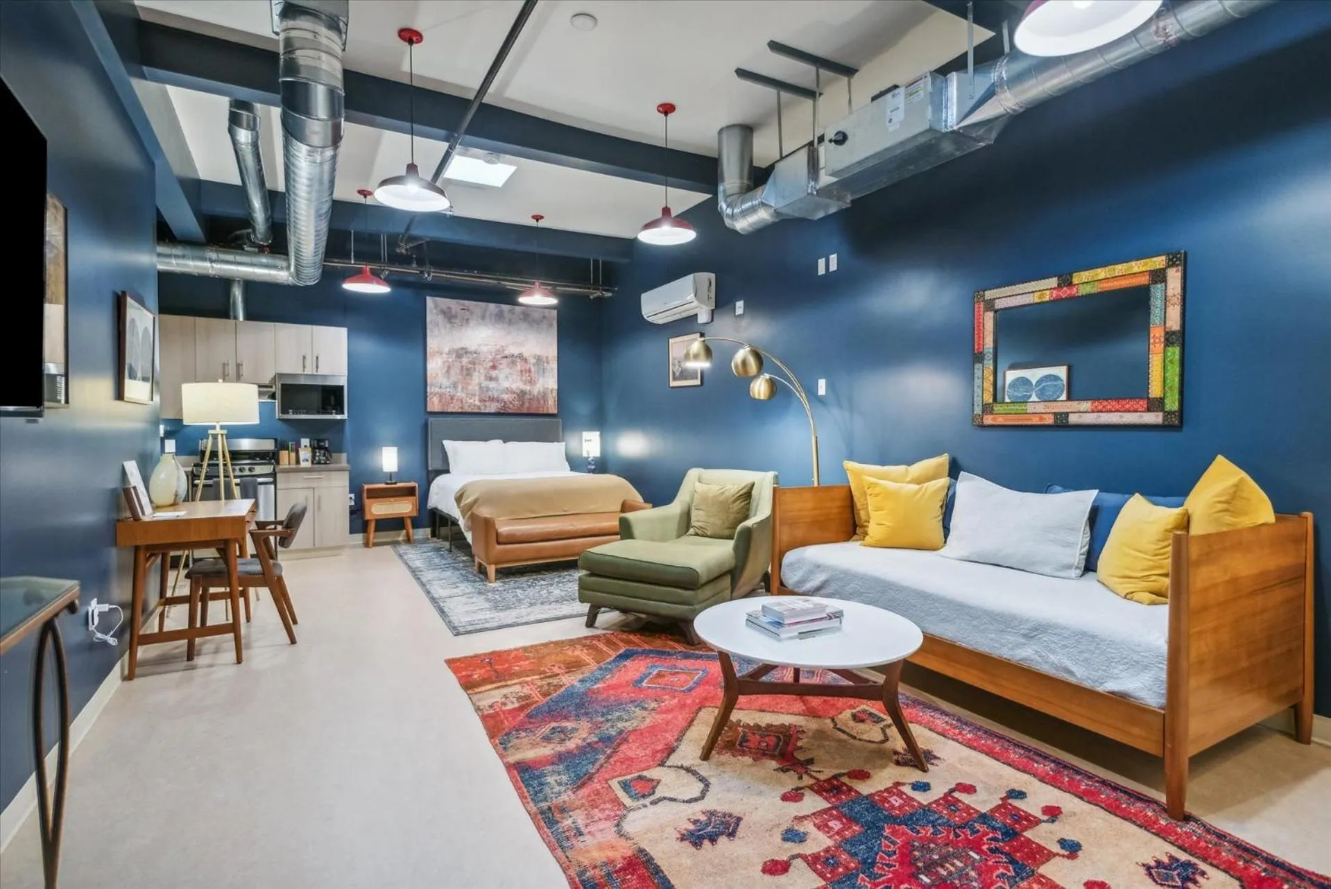 VioletSuitesPDX Boutique Hotel