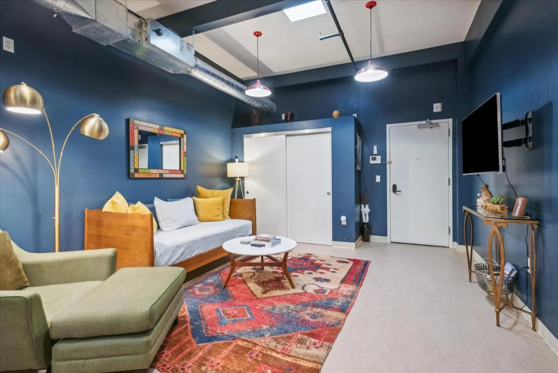 VioletSuitesPDX Boutique Hotel