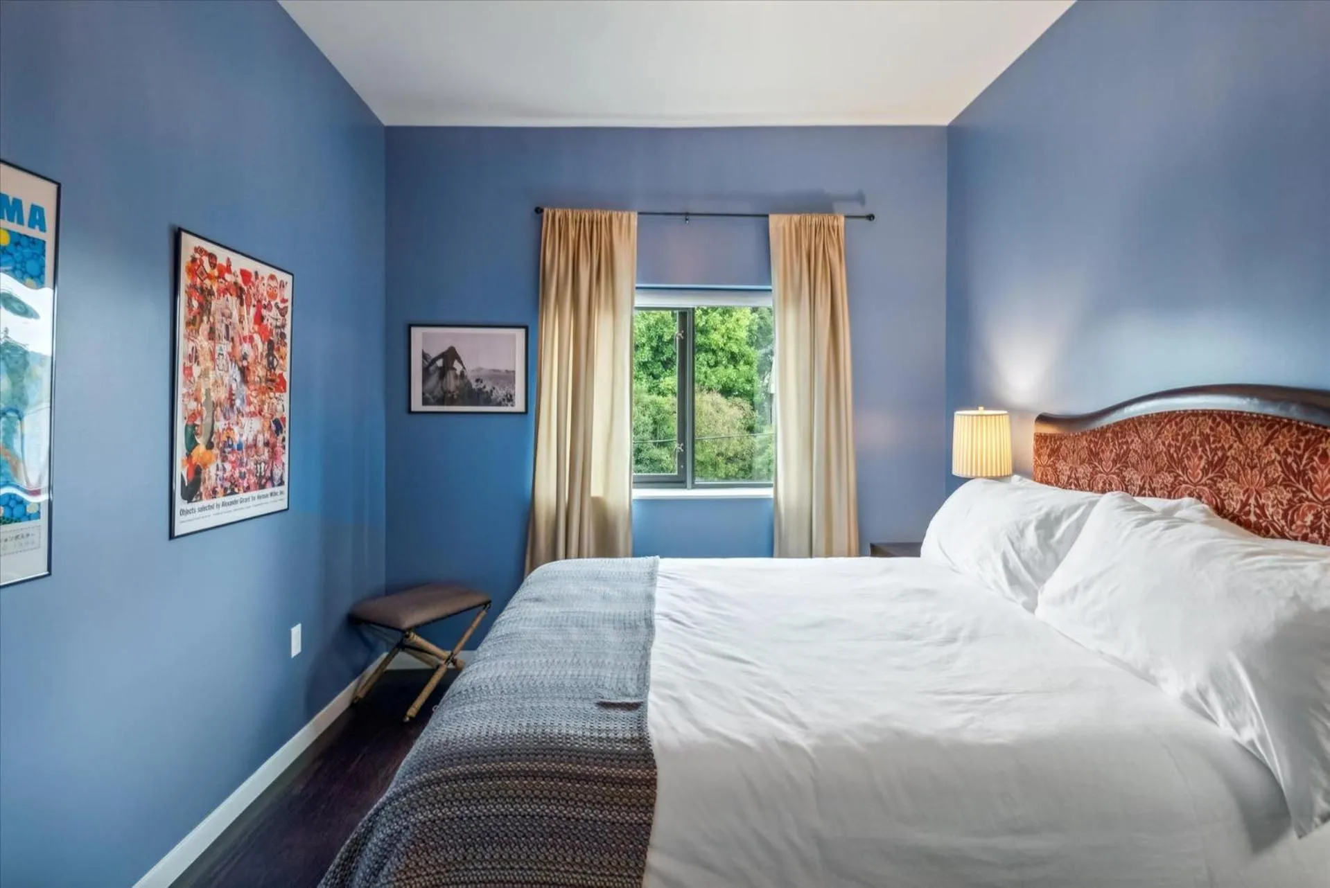 Bed in VioletSuitesPDX Boutique Hotel