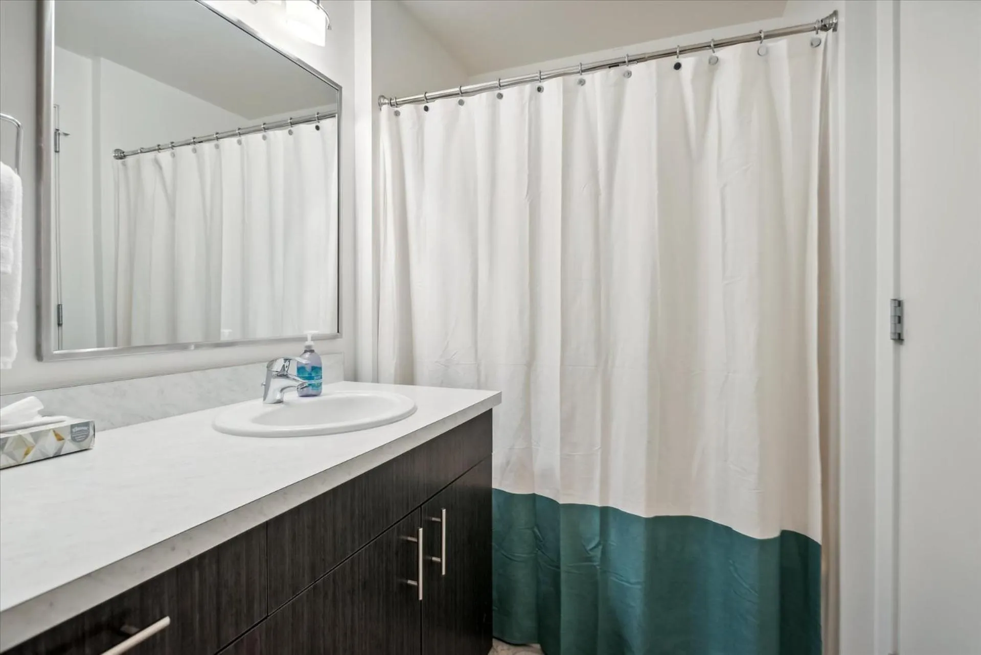 VioletSuitesPDX Boutique Hotel