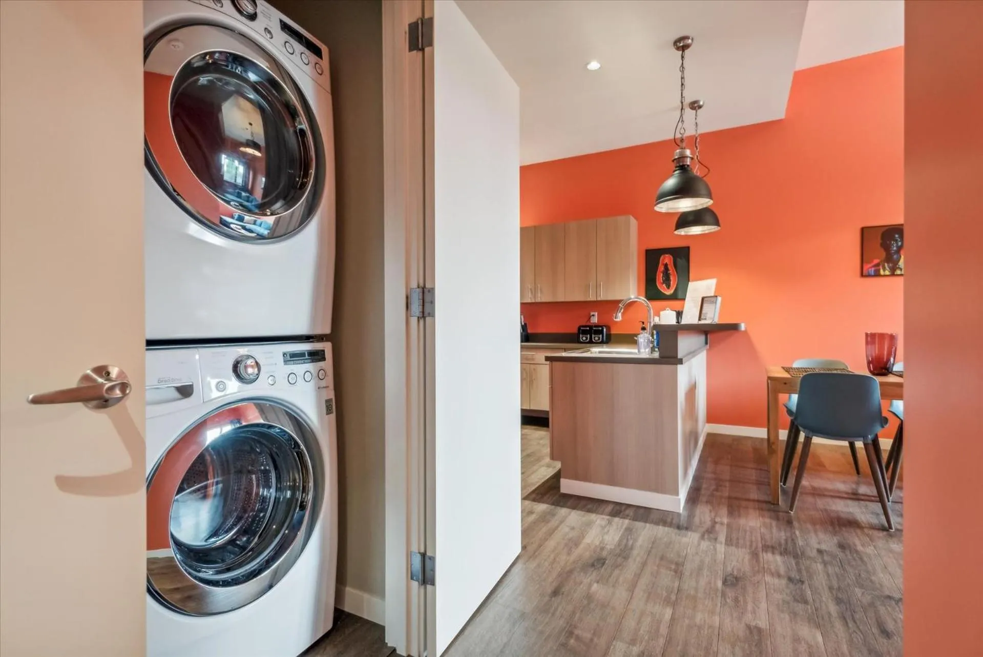 VioletSuitesPDX Boutique Hotel