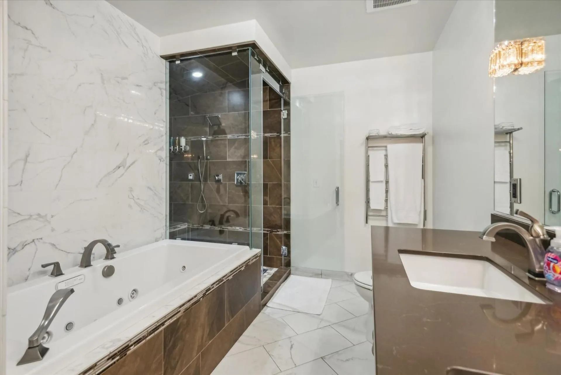 VioletSuitesPDX Boutique Hotel