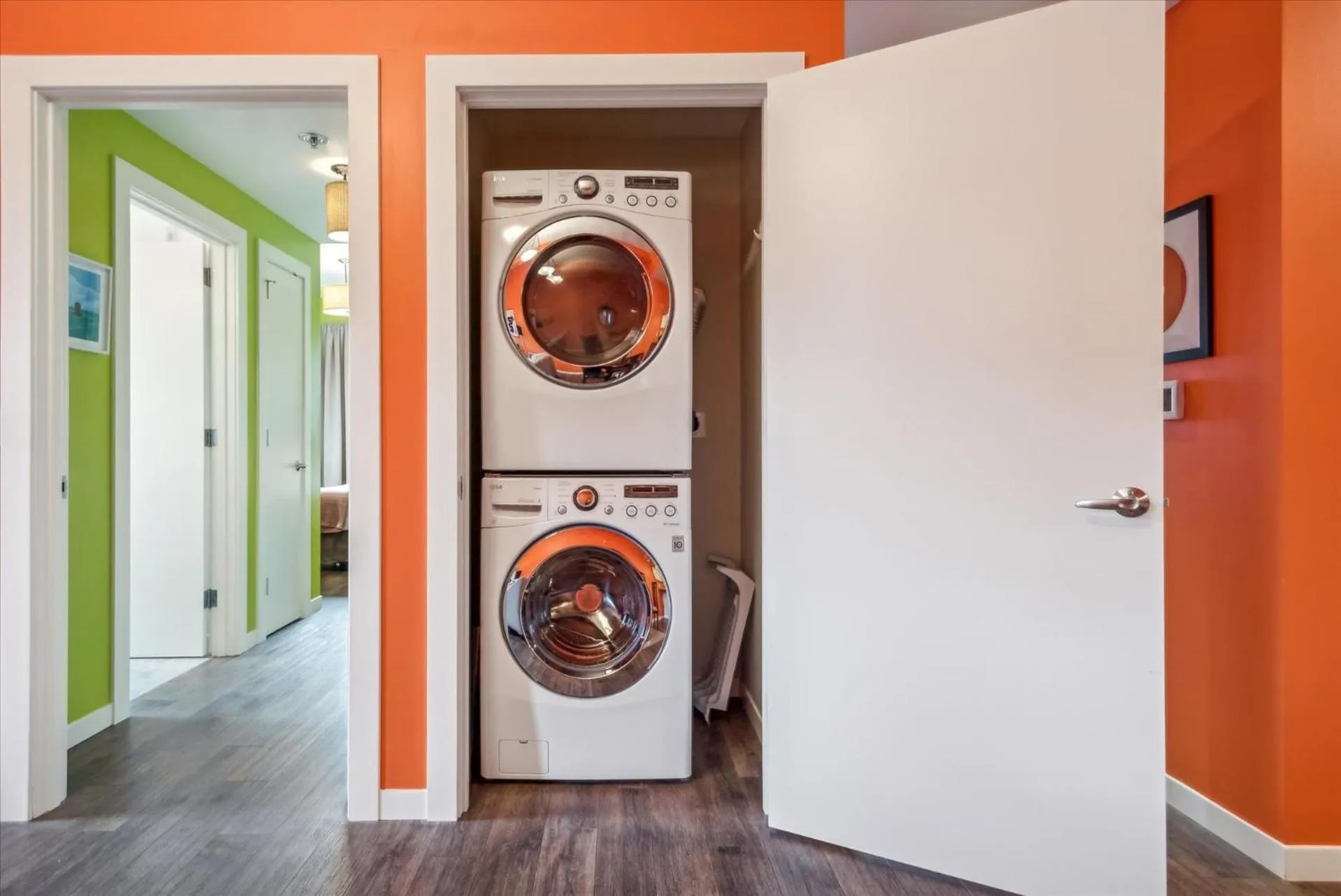 VioletSuitesPDX Boutique Hotel