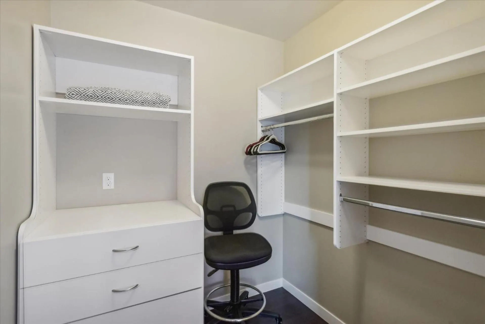 VioletSuitesPDX Boutique Hotel