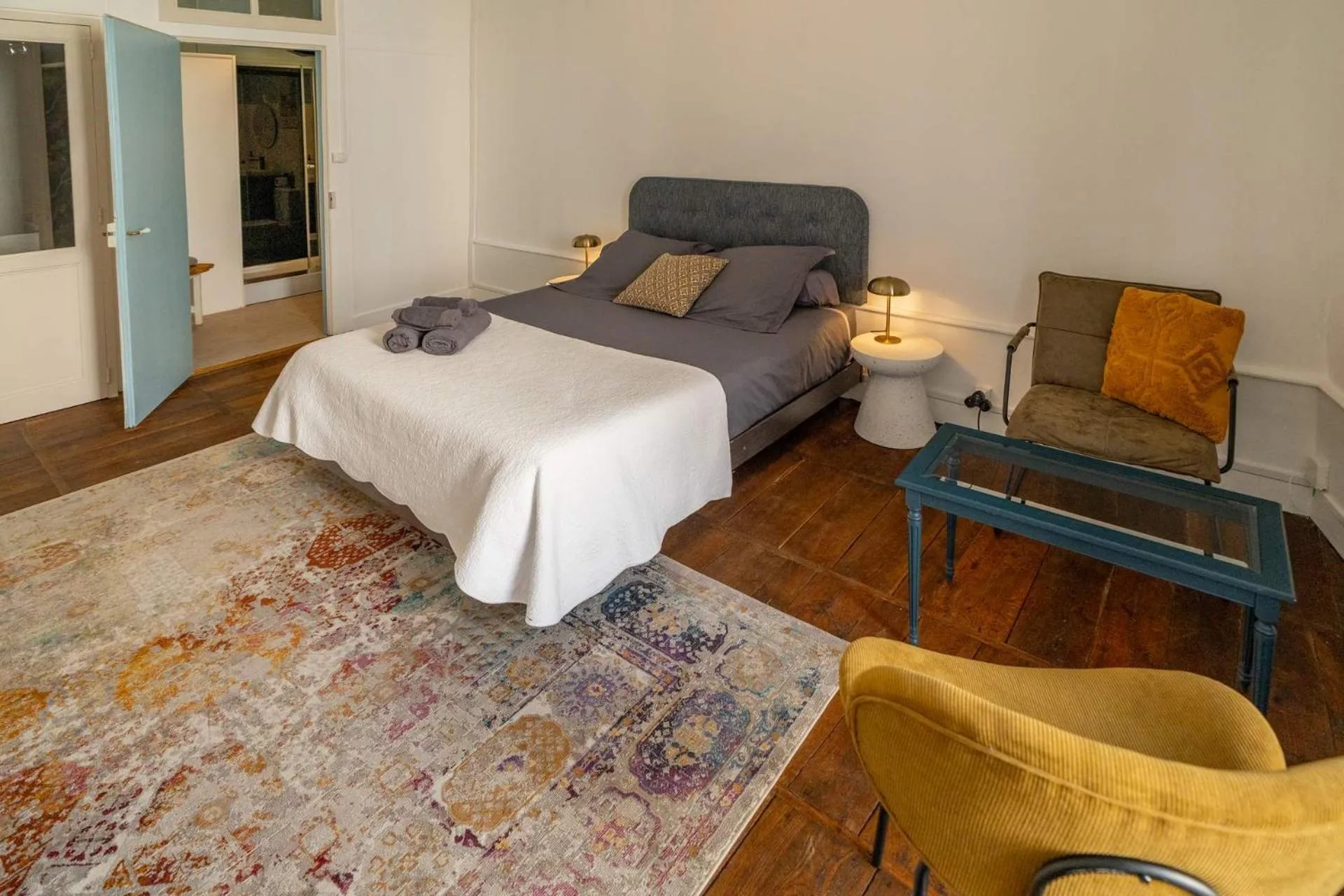 Photo of the whole room, Bed in Les Suites de Bellac