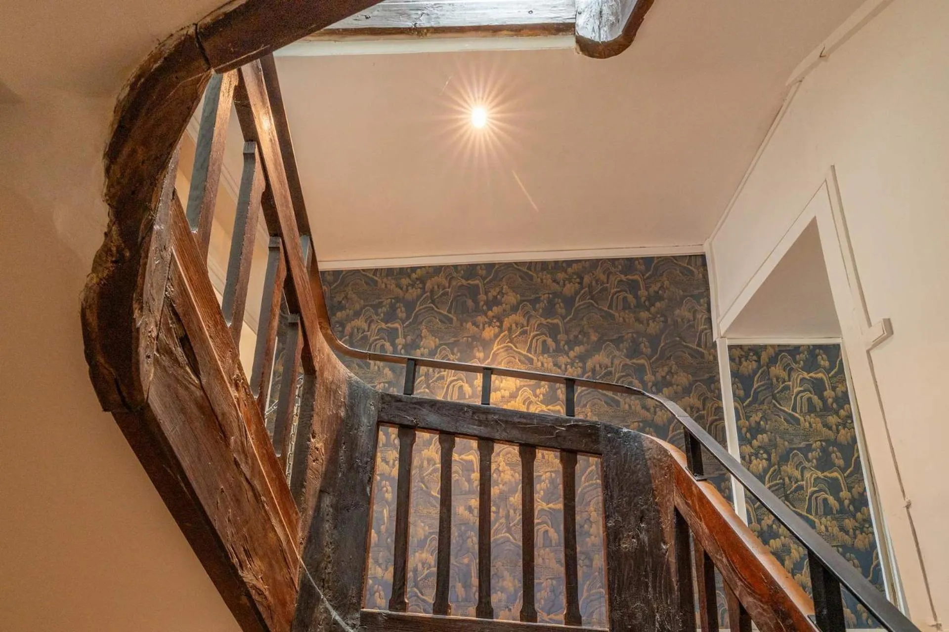 Property building in Les Suites de Bellac