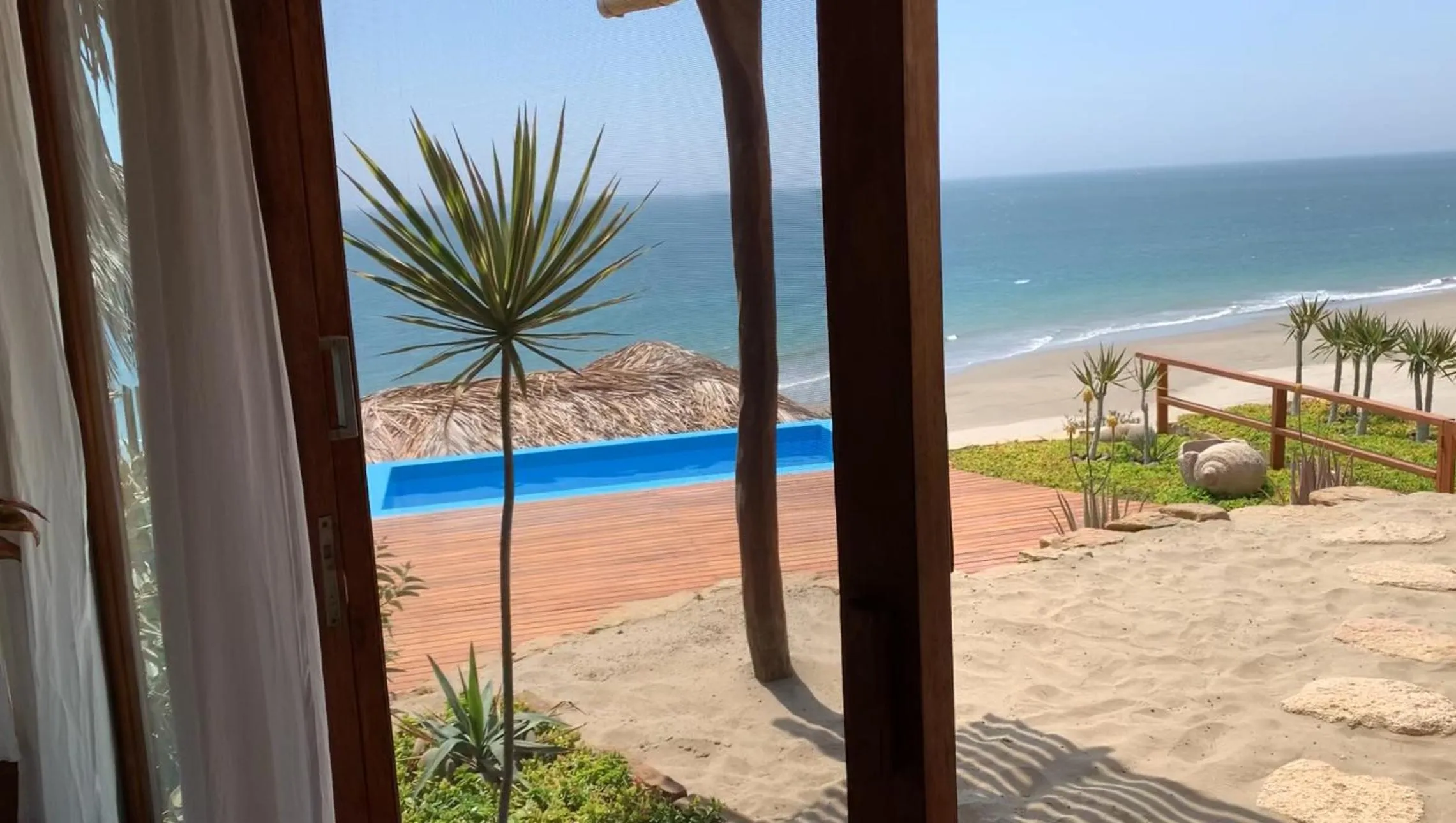 Swimming pool in La Playa