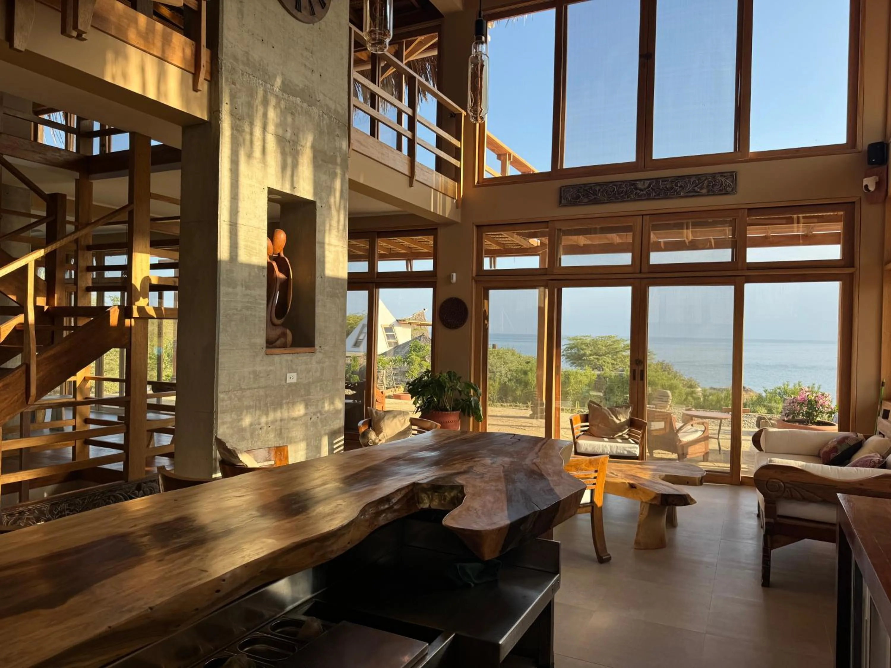 Restaurant/places to eat in La Playa