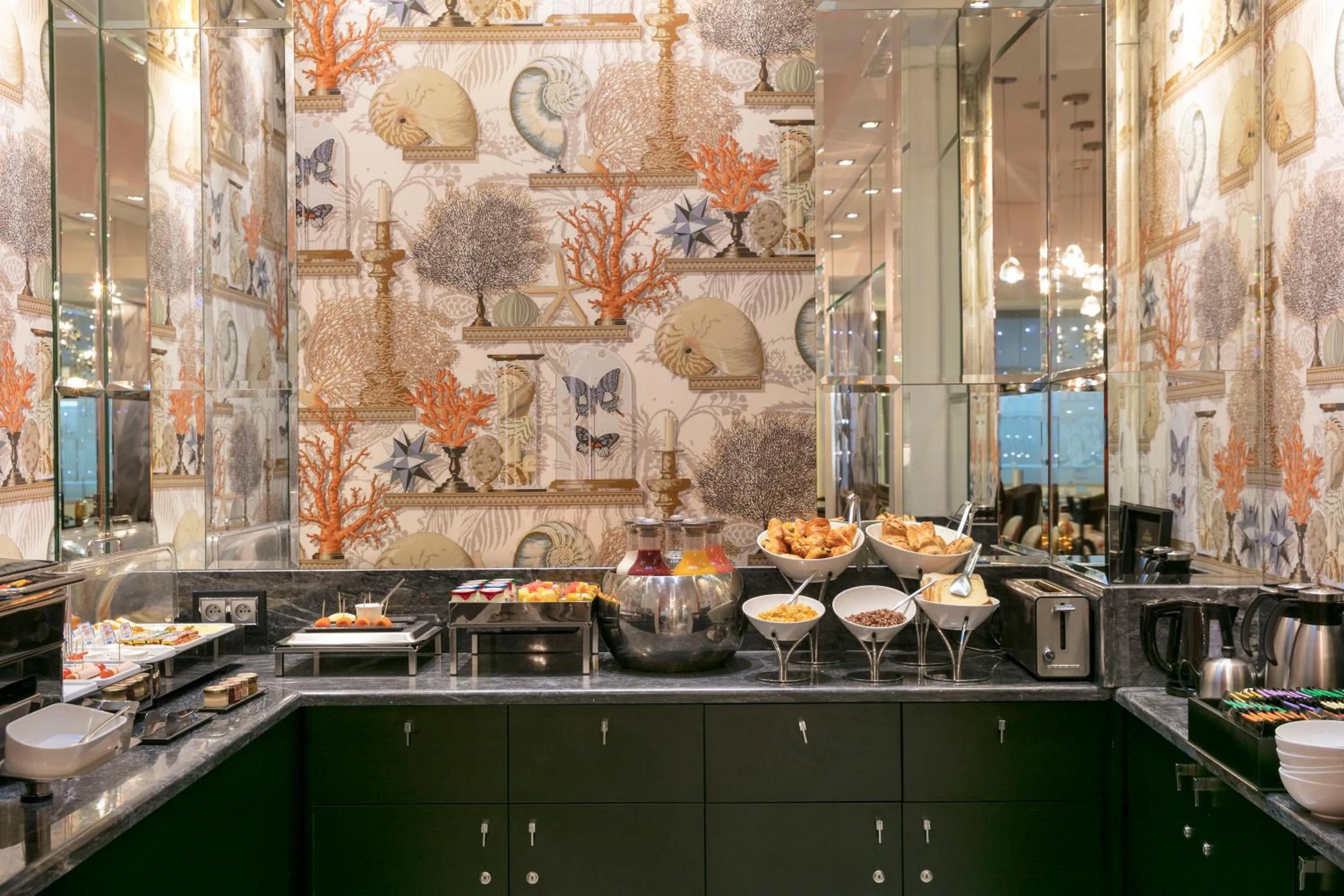 Buffet breakfast in Hotel de Seze