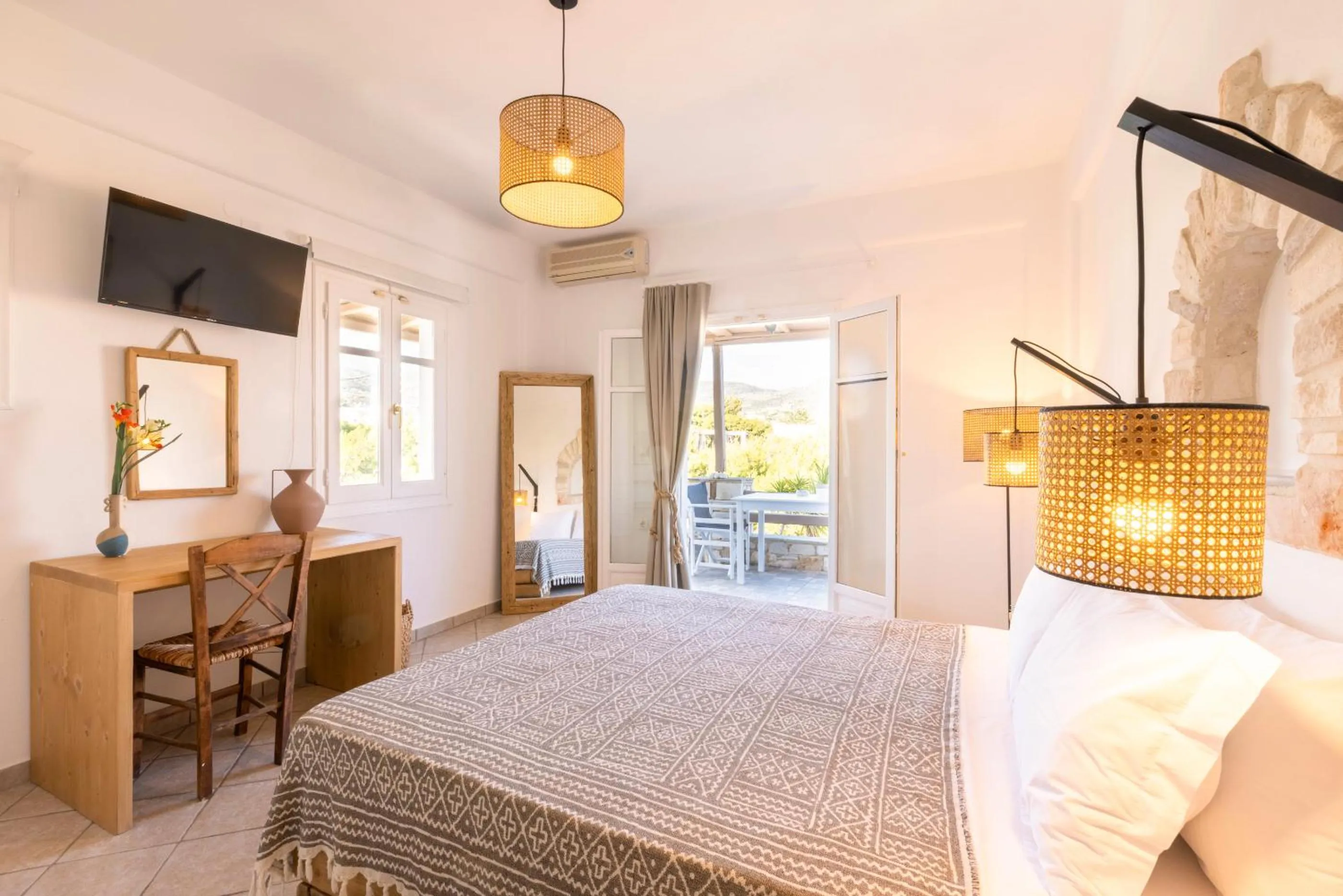 Bedroom, Bed in Acoya Residences