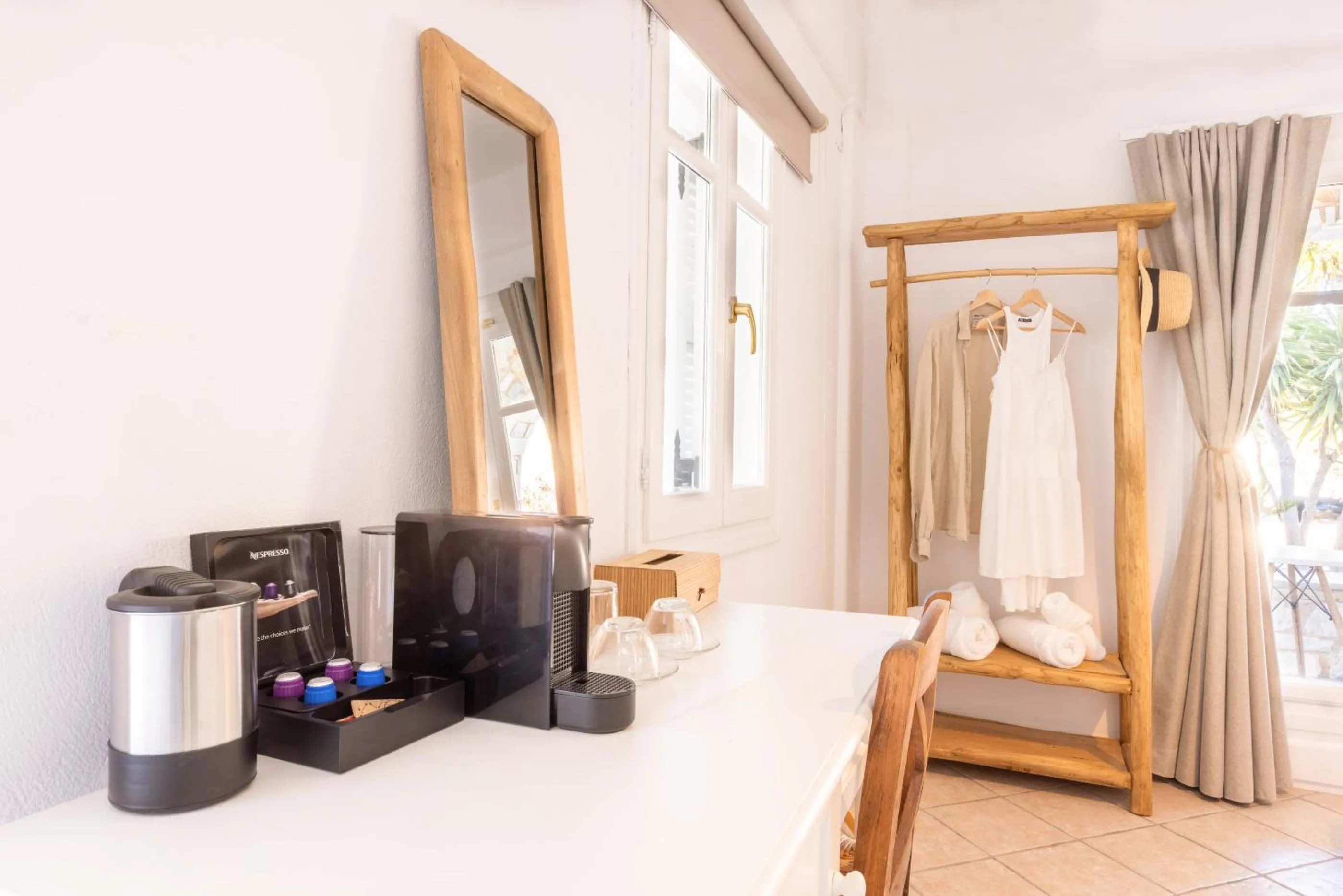 Coffee/tea facilities, Bed in Acoya Residences