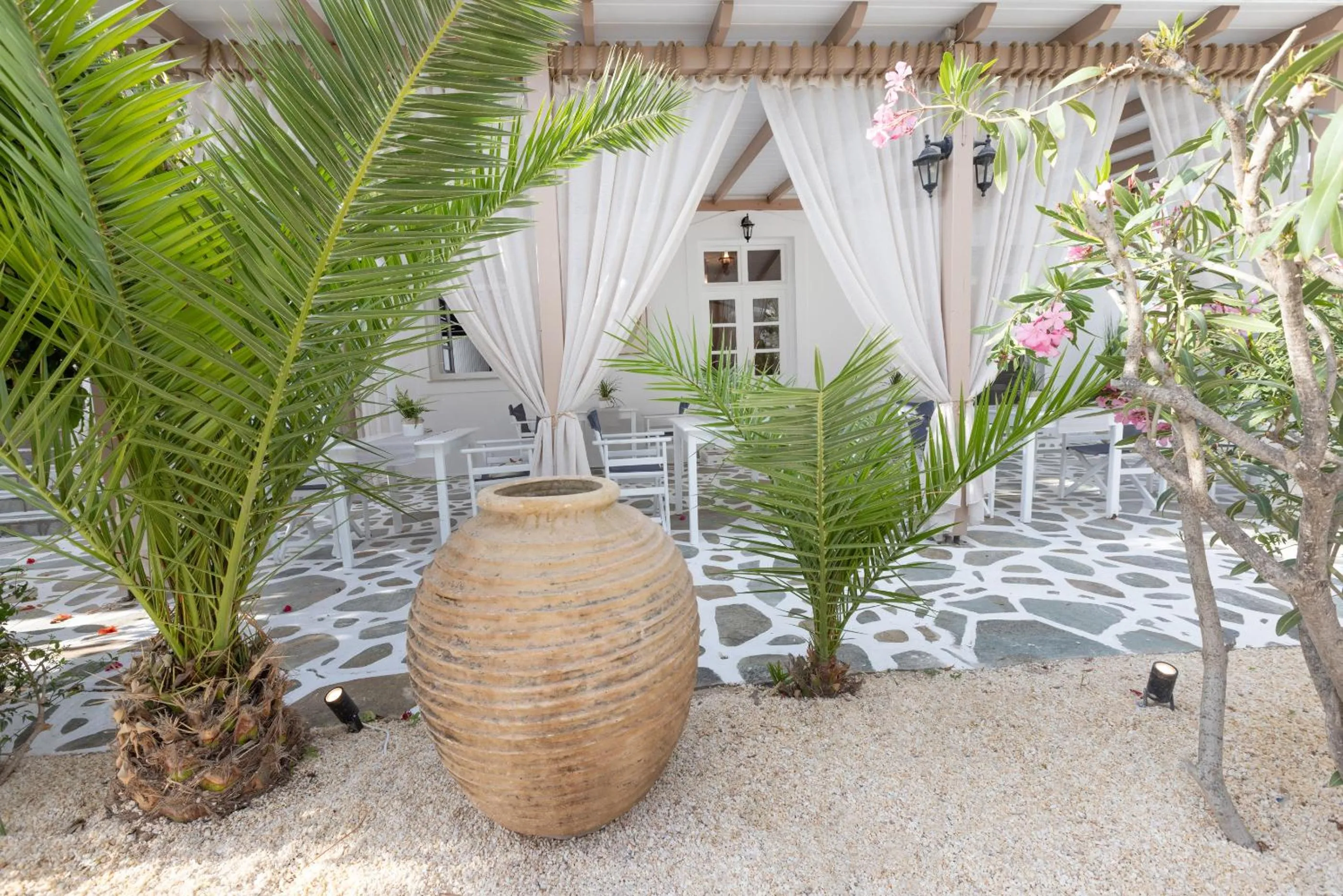 Area and facilities in Acoya Residences