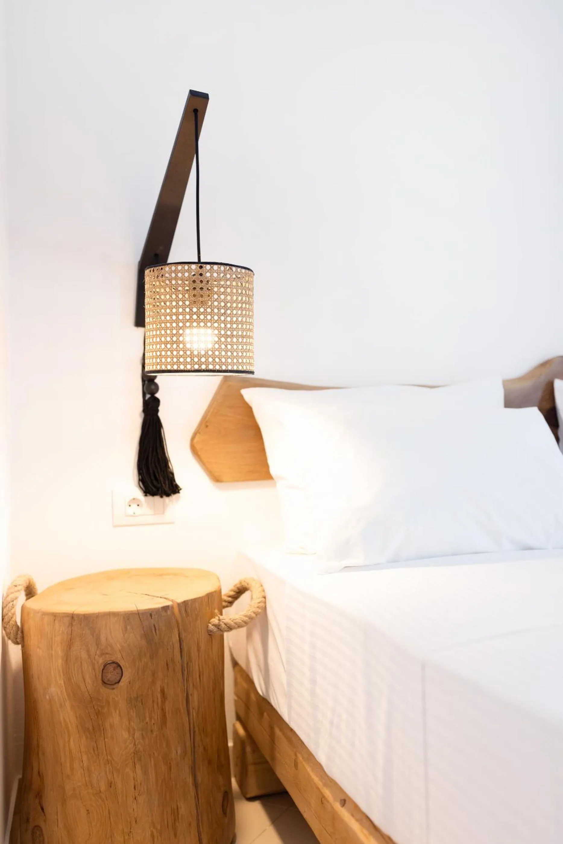 Decorative detail, Bed in Acoya Residences