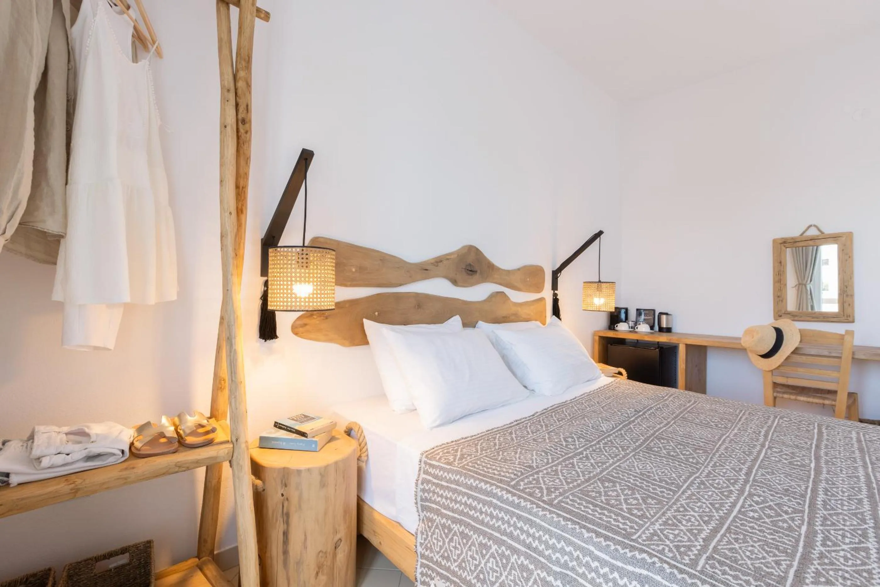 Bedroom, Bed in Acoya Residences