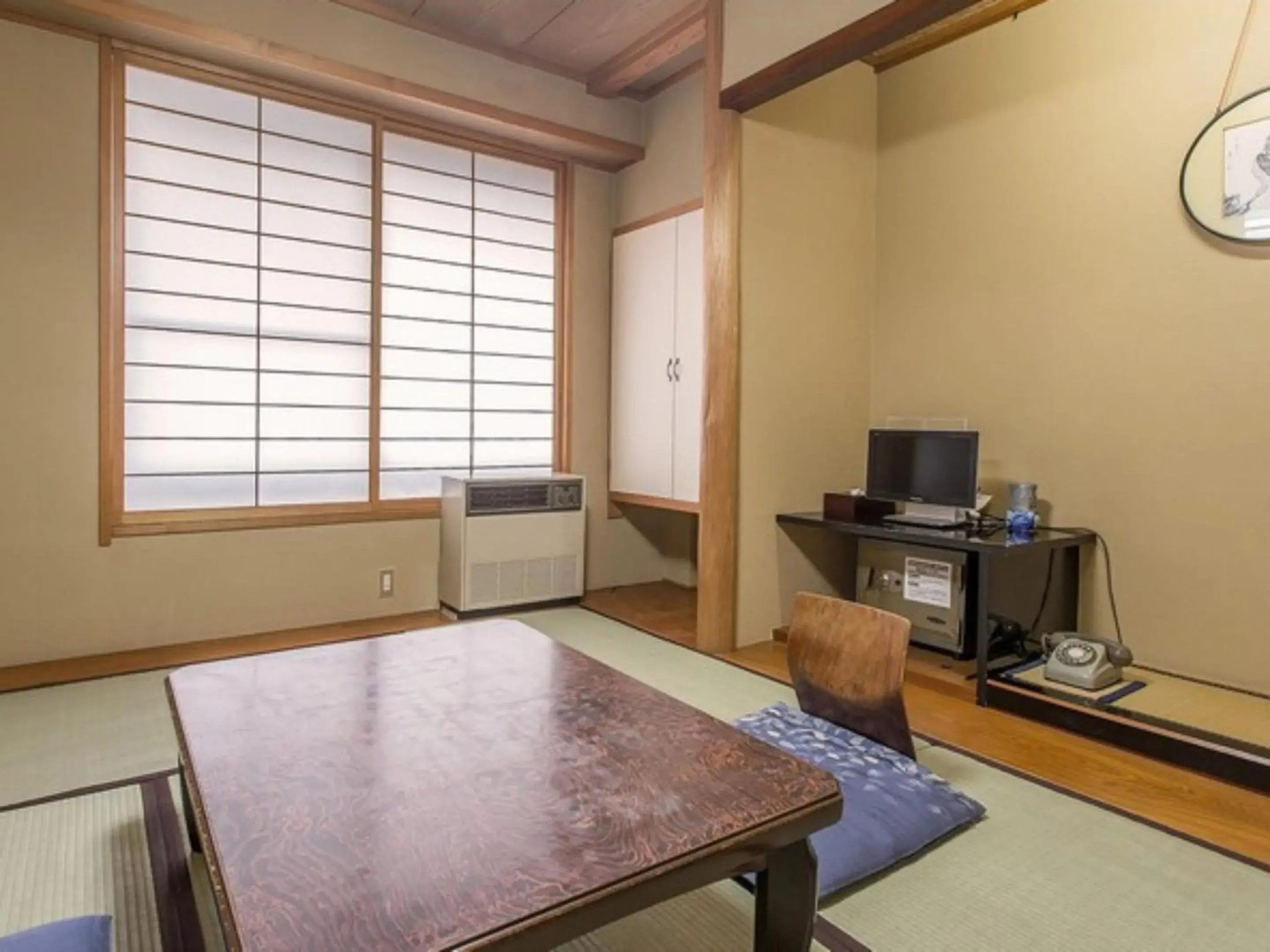 Twin Room with Shared Bathroom - single occupancy in Annex Fujiya Ryokan Twin Room with Shared Bathroom - single occupancy in Annex Fujiya Ryokan
