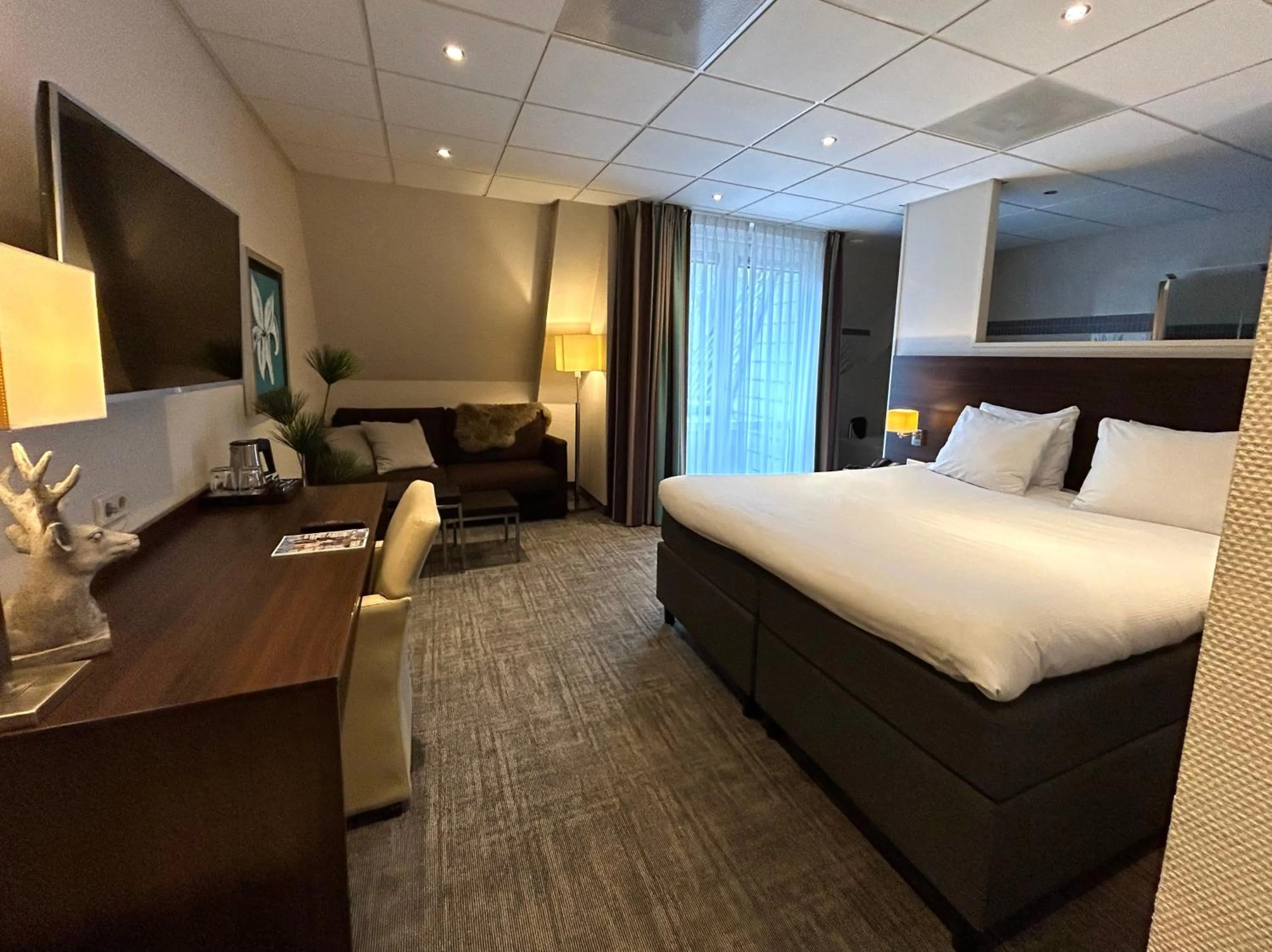 Bedroom, Bed in Hotel De Werelt Garderen