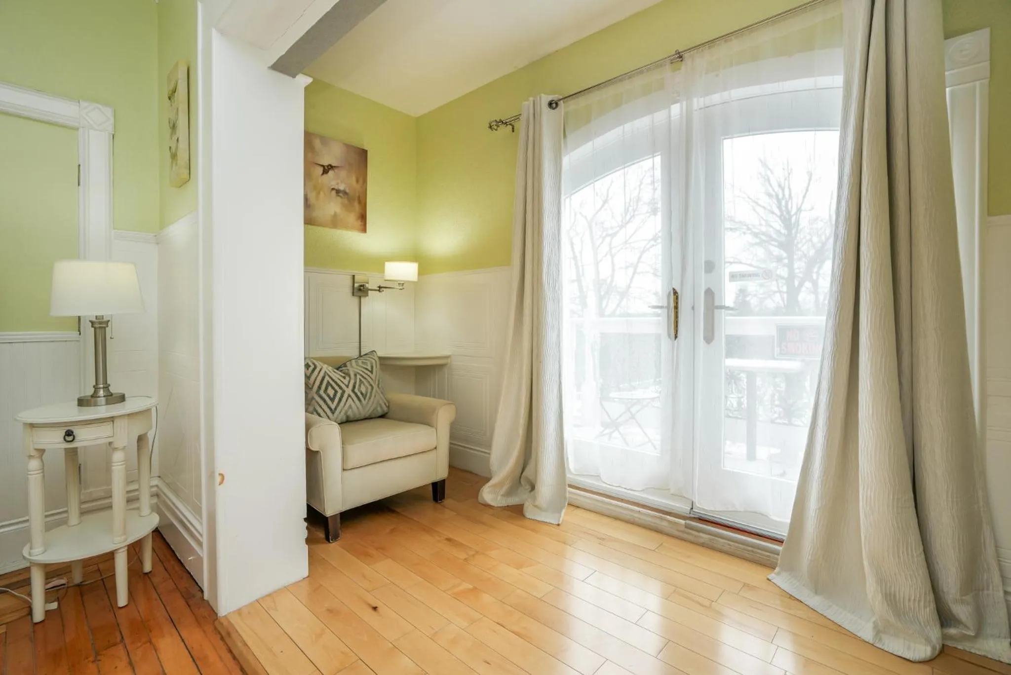 View (from property/room), Bed in Niagara Grandview Boutique Hotel