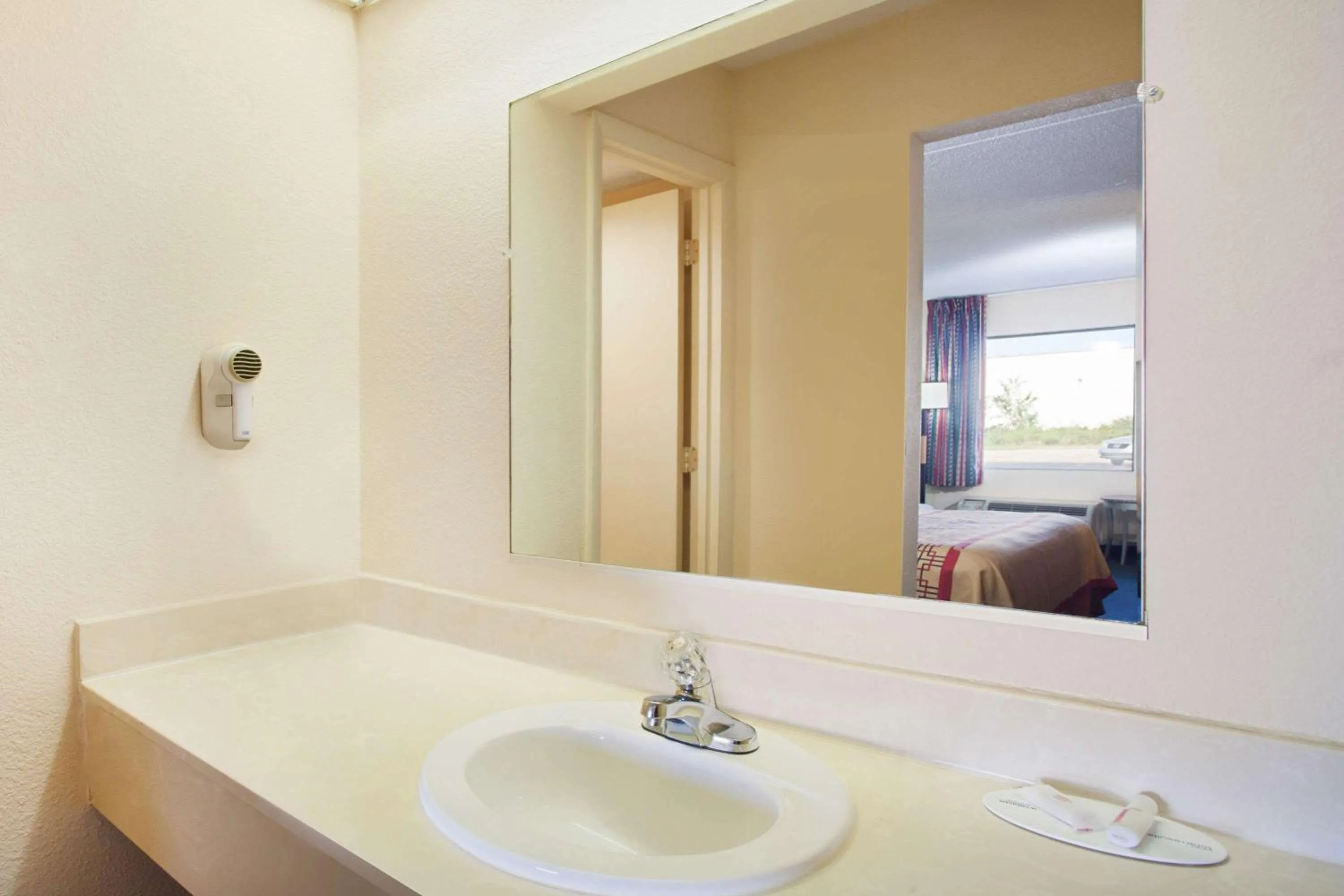 Bathroom in Days Inn by Wyndham Greeneville