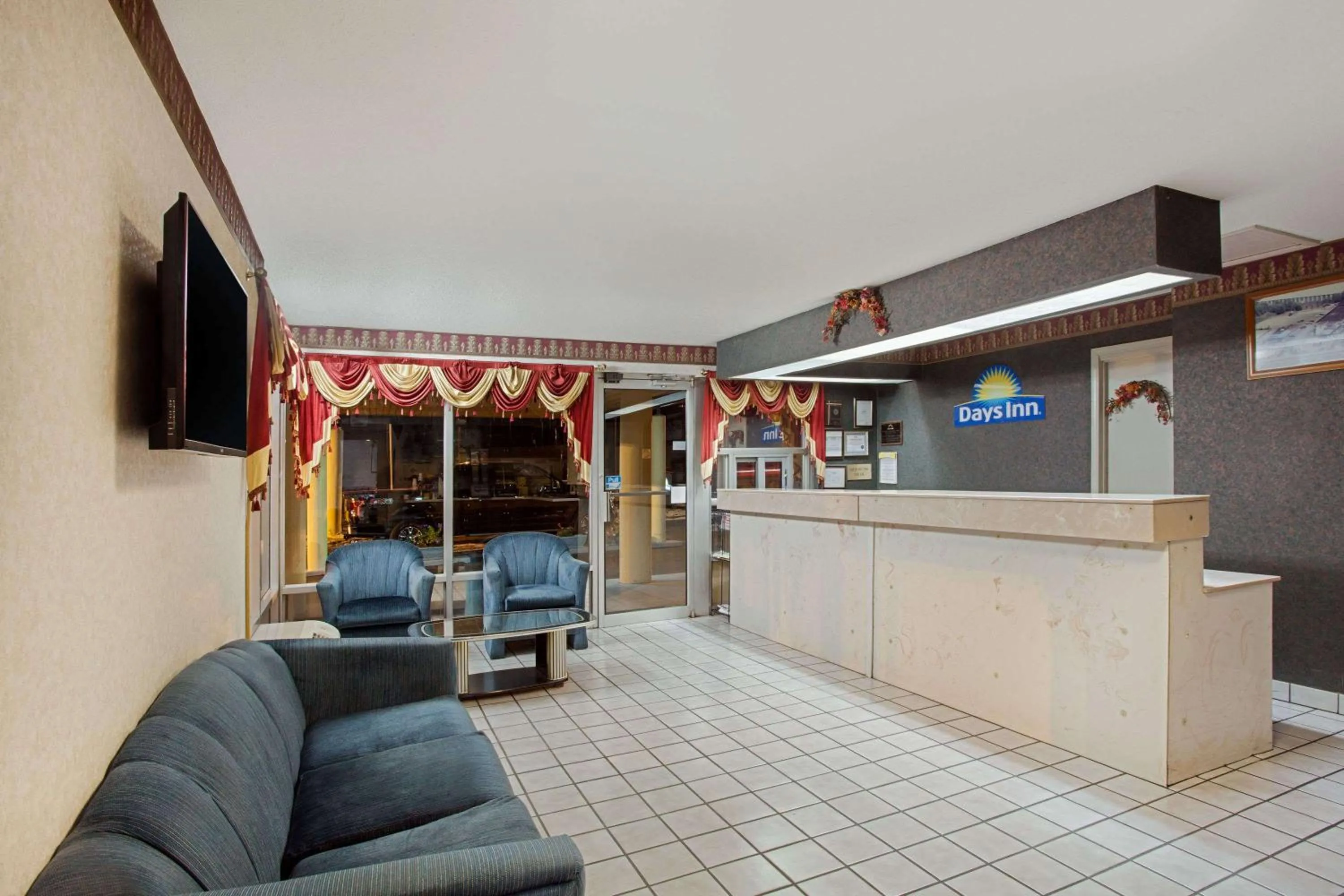 Lobby or reception in Days Inn by Wyndham Greeneville