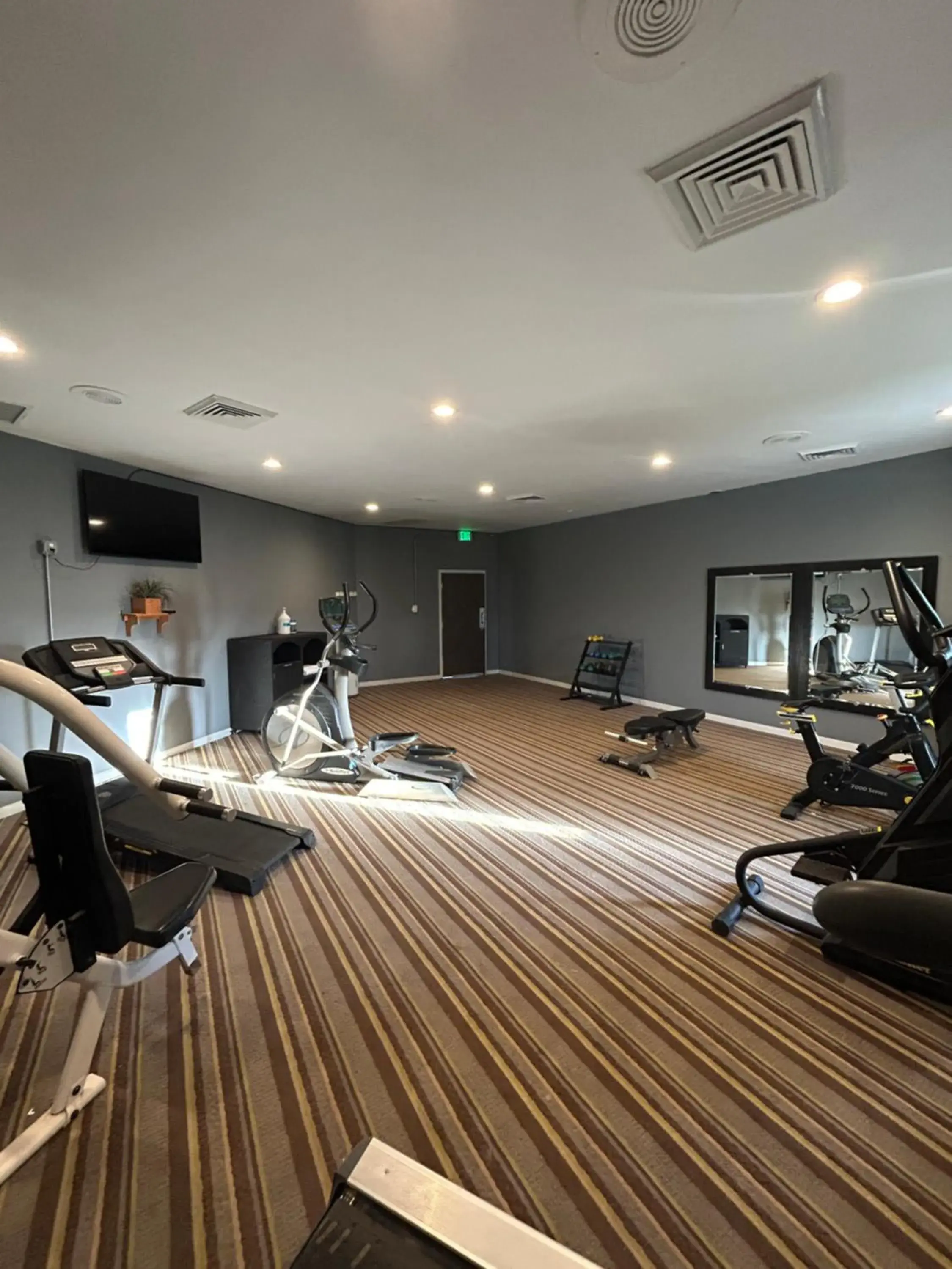 Fitness centre/facilities in Super 8 by Wyndham Sterling CO Fitness centre/facilities in Super 8 by Wyndham Sterling CO