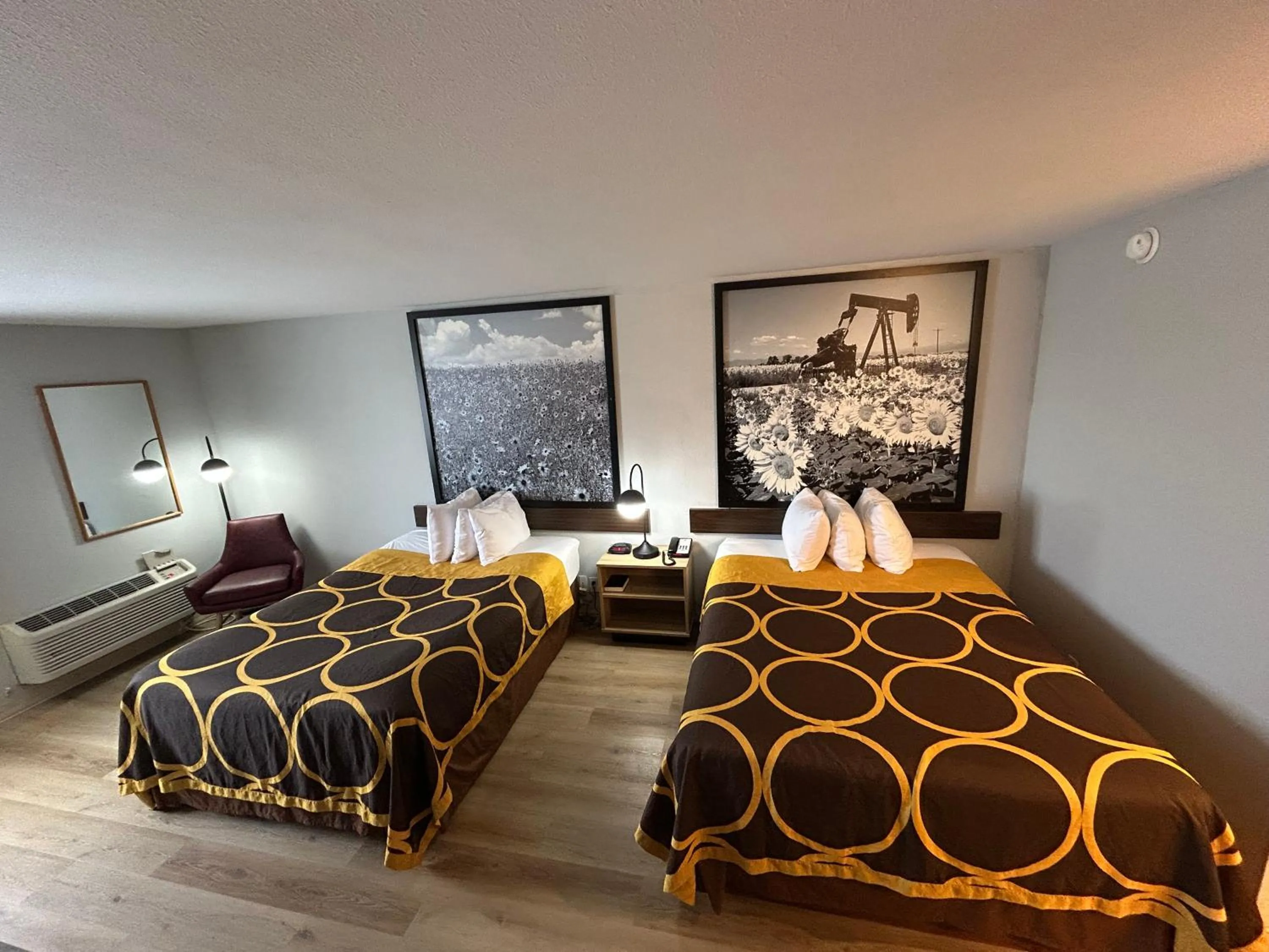 Photo of the whole room, Bed in Super 8 by Wyndham Sterling CO