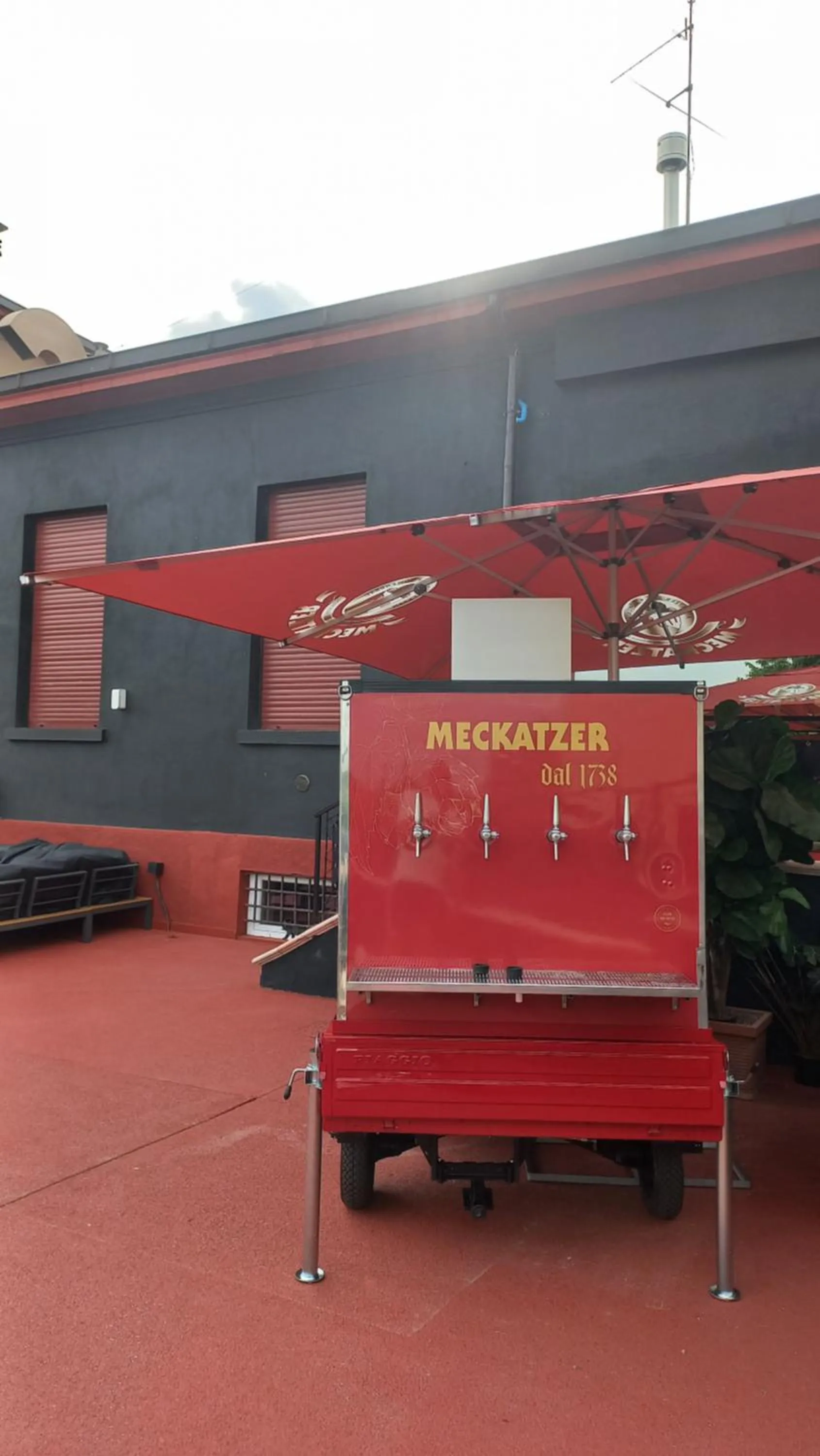 Day in Le Maginot Relais