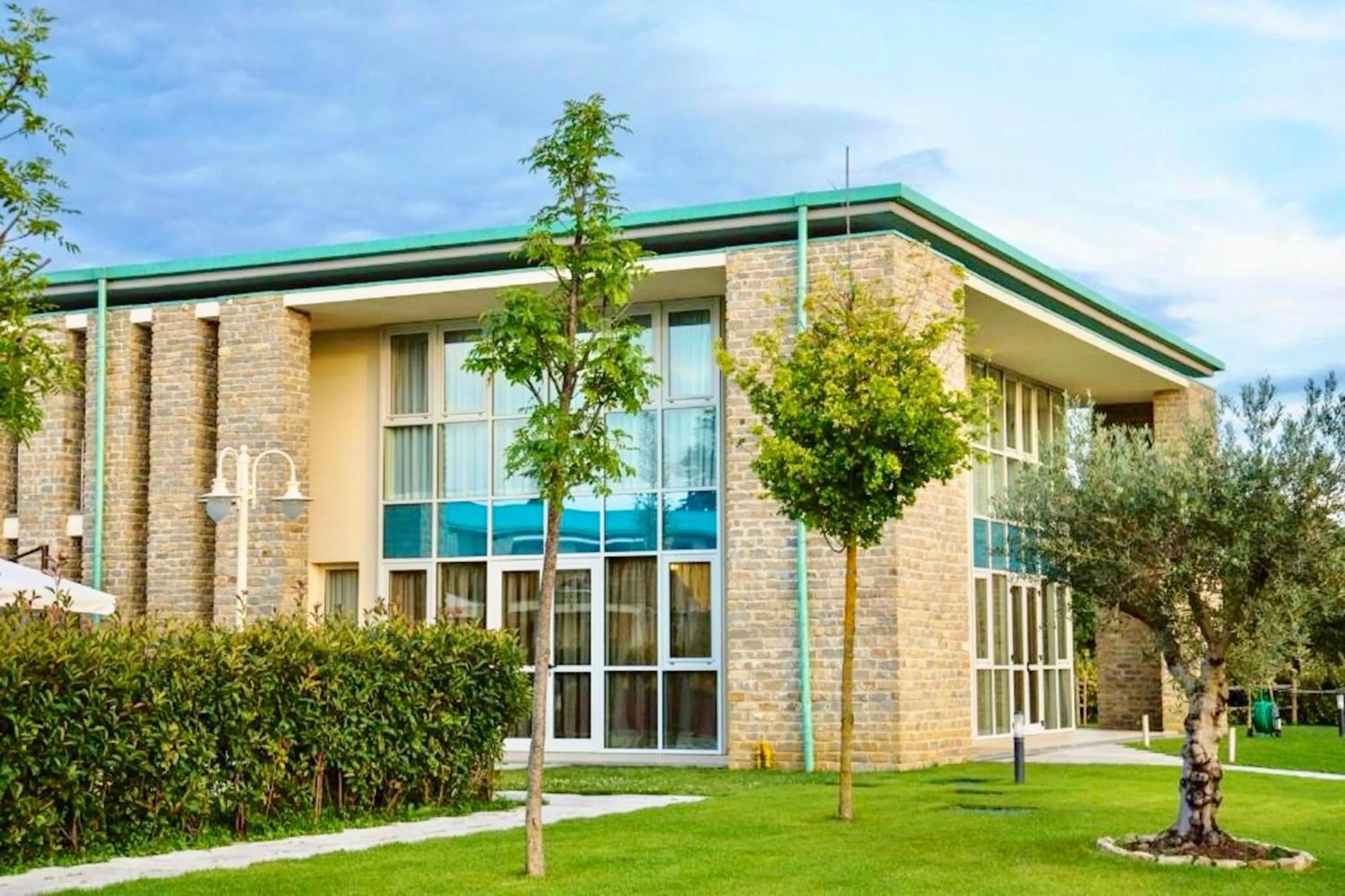 Property building in ISA-Residence with swimming-pool in Barberino-Tavernelle, apartments with air conditioning and private outdoor area