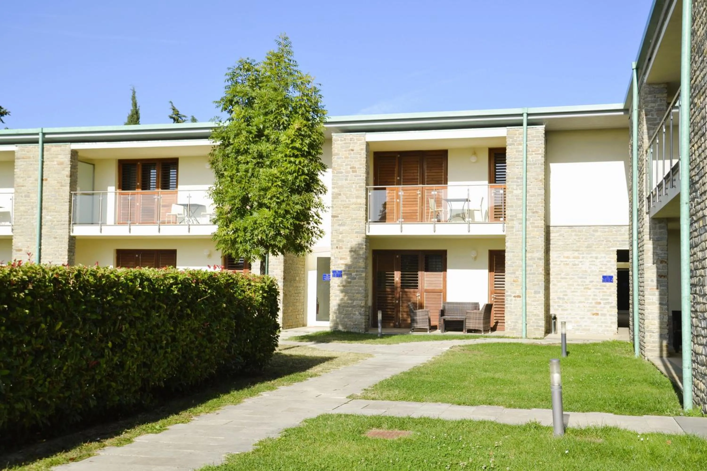 Property building in ISA-Residence with swimming-pool in Barberino-Tavernelle, apartments with air conditioning and private outdoor area